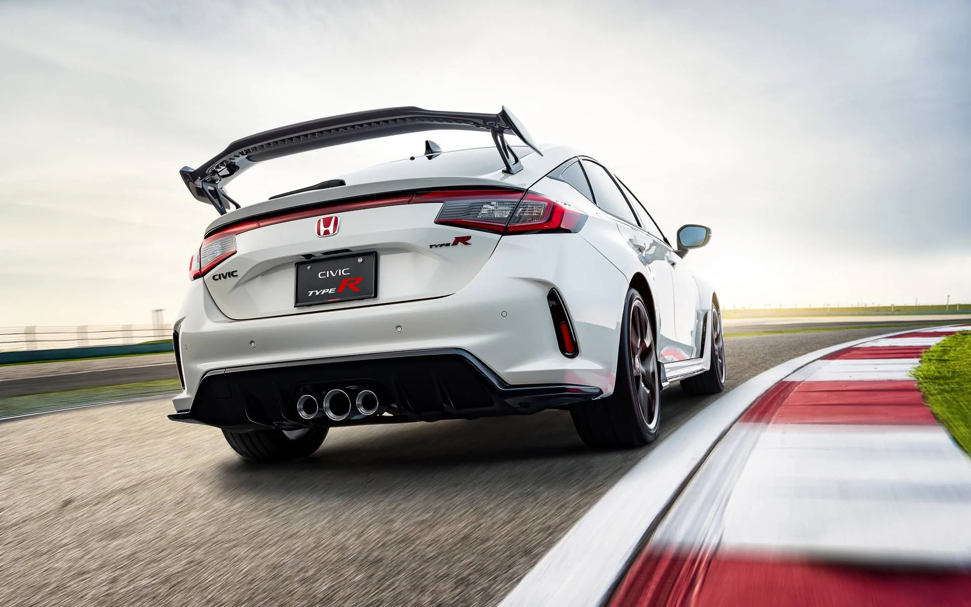 11th Gen Honda Civic FL5 Type R JDM-Spec "Honda Access" Genuine accessories 001_o