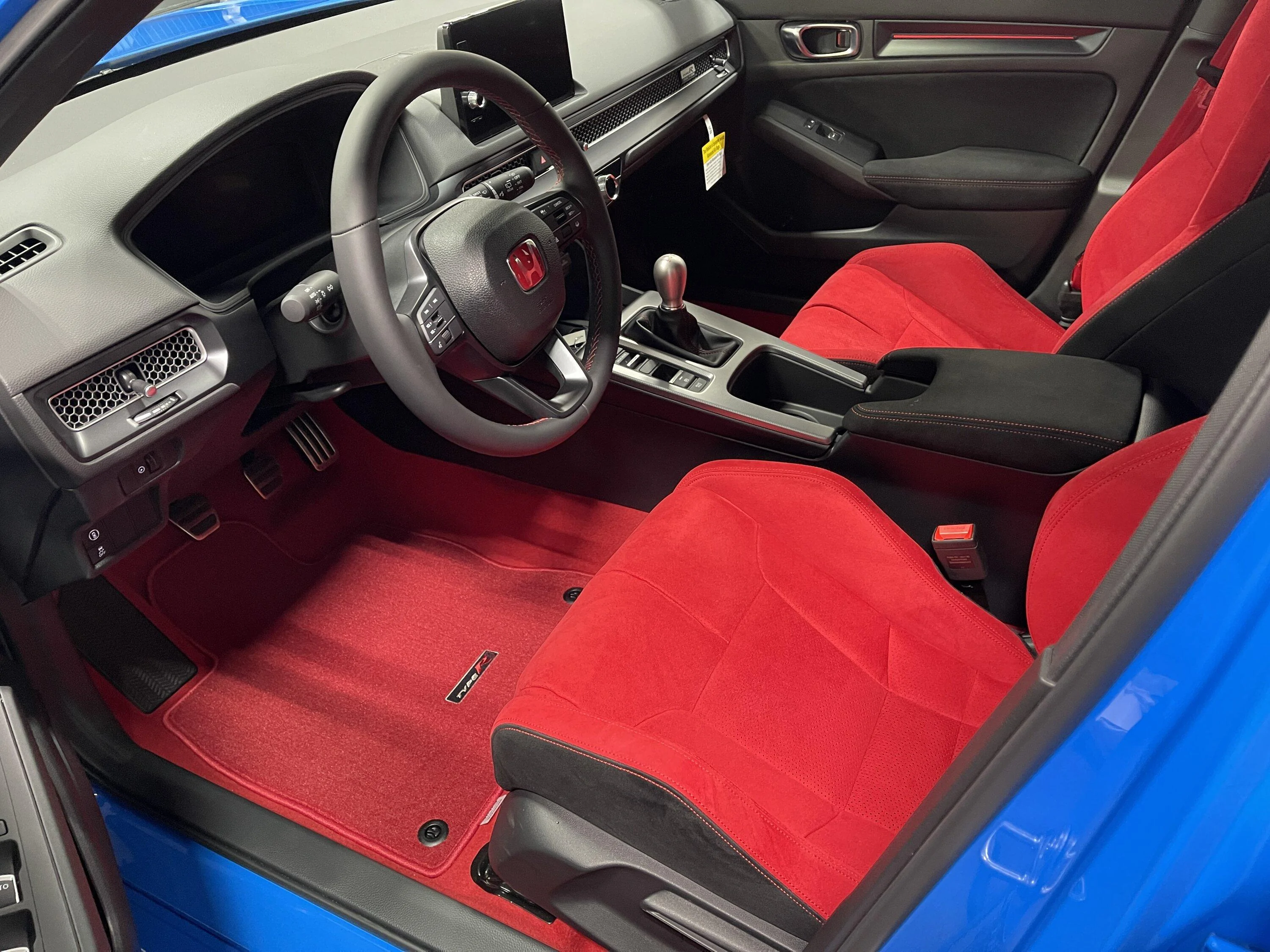 11th Gen Honda Civic Post your FL5 Civic Type R delivery pics! 🙌 📸 035605C1-2CB3-43A6-98CD-4C8E17991671