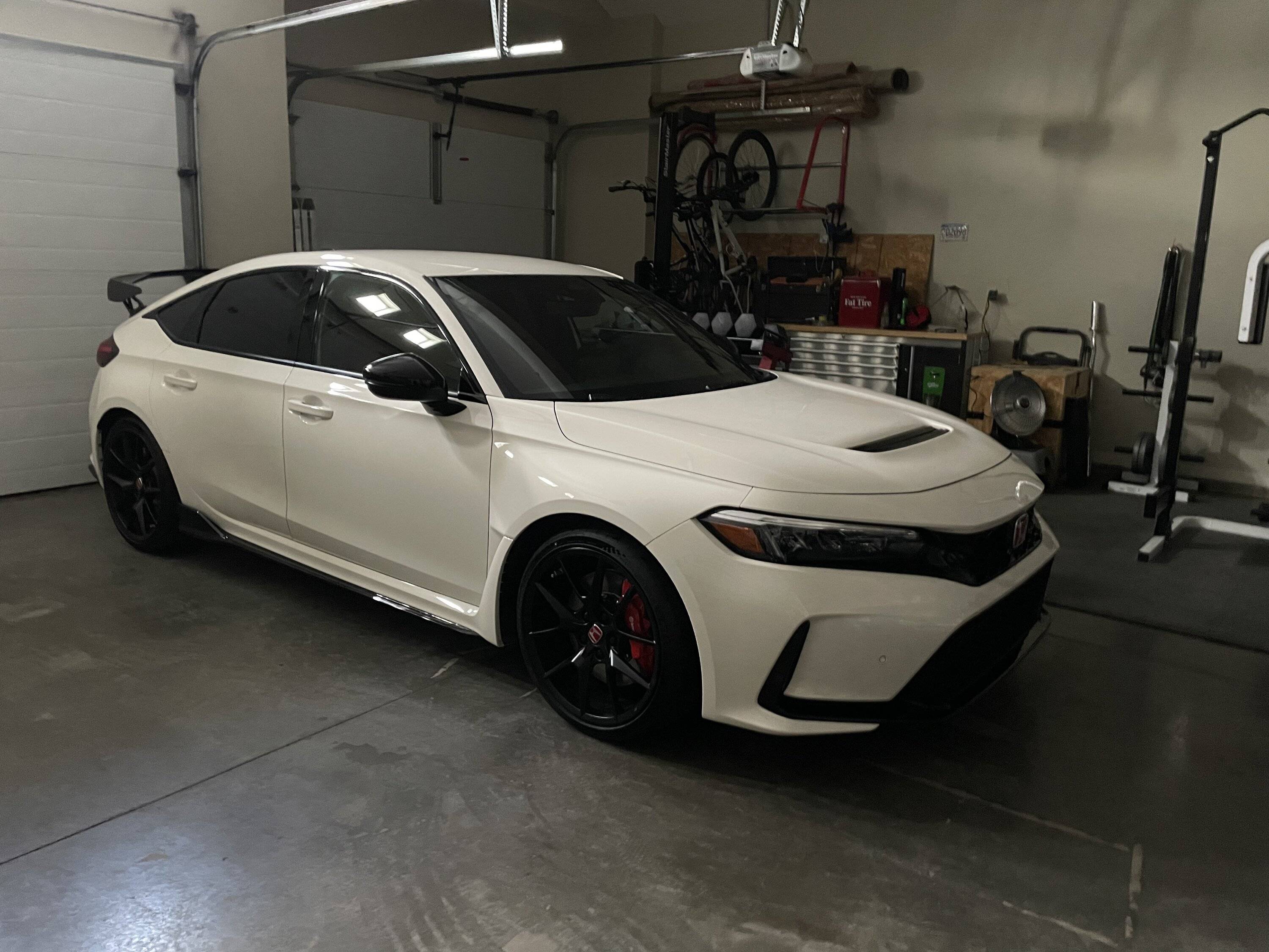 11th Gen Honda Civic Canadian dealer asked what colour Type R I want 042D6B60-B3AF-41F4-BAAA-BB846F0E35E0