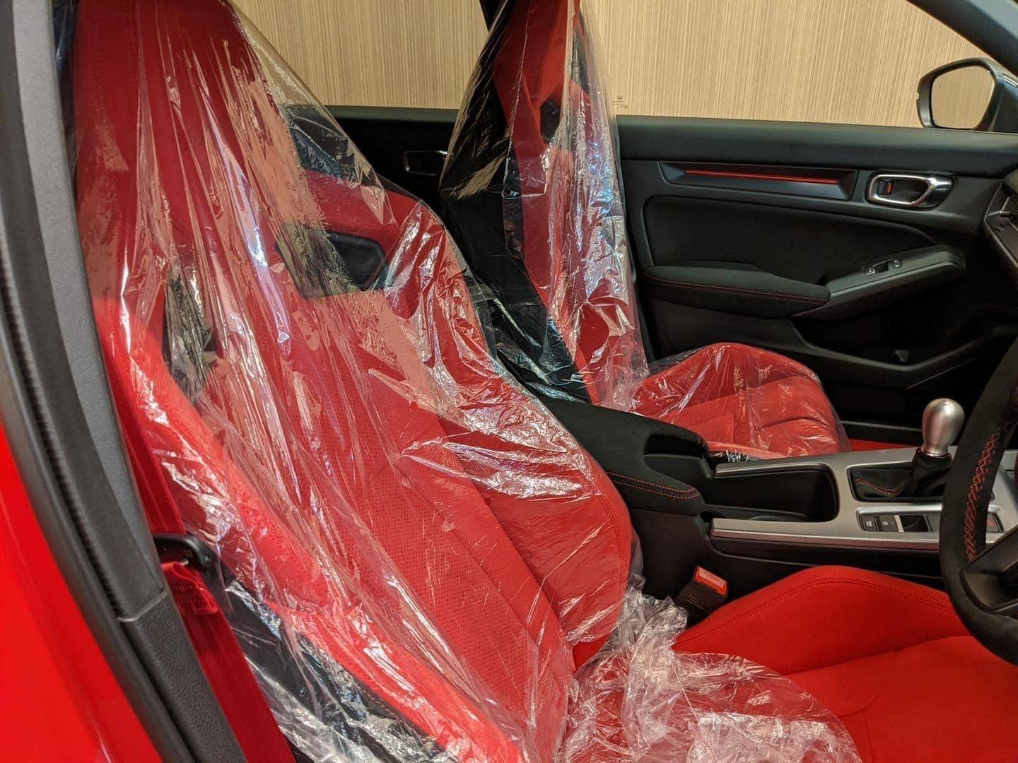 11th Gen Honda Civic First batch of production FL5 Civic Type R are out and about, bound for HK this time. ( RALLYE RED ) ❤️‍🔥 0EC4A3E0-A678-411C-8325-9935176CD1A8