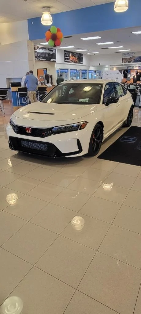 11th Gen Honda Civic Post your FL5 Civic Type R delivery pics! 🙌 📸 1