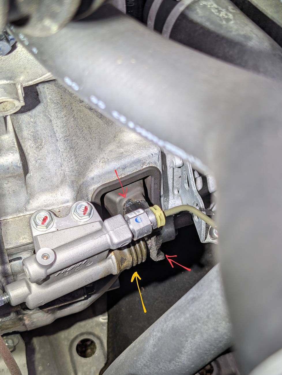 11th Gen Honda Civic Is my clutch slave cylinder leaking? 1000001608