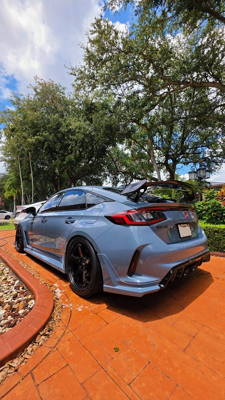 11th Gen Honda Civic Official SONIC GRAY PEARL FL5 Type R Photos Thread 1000043946