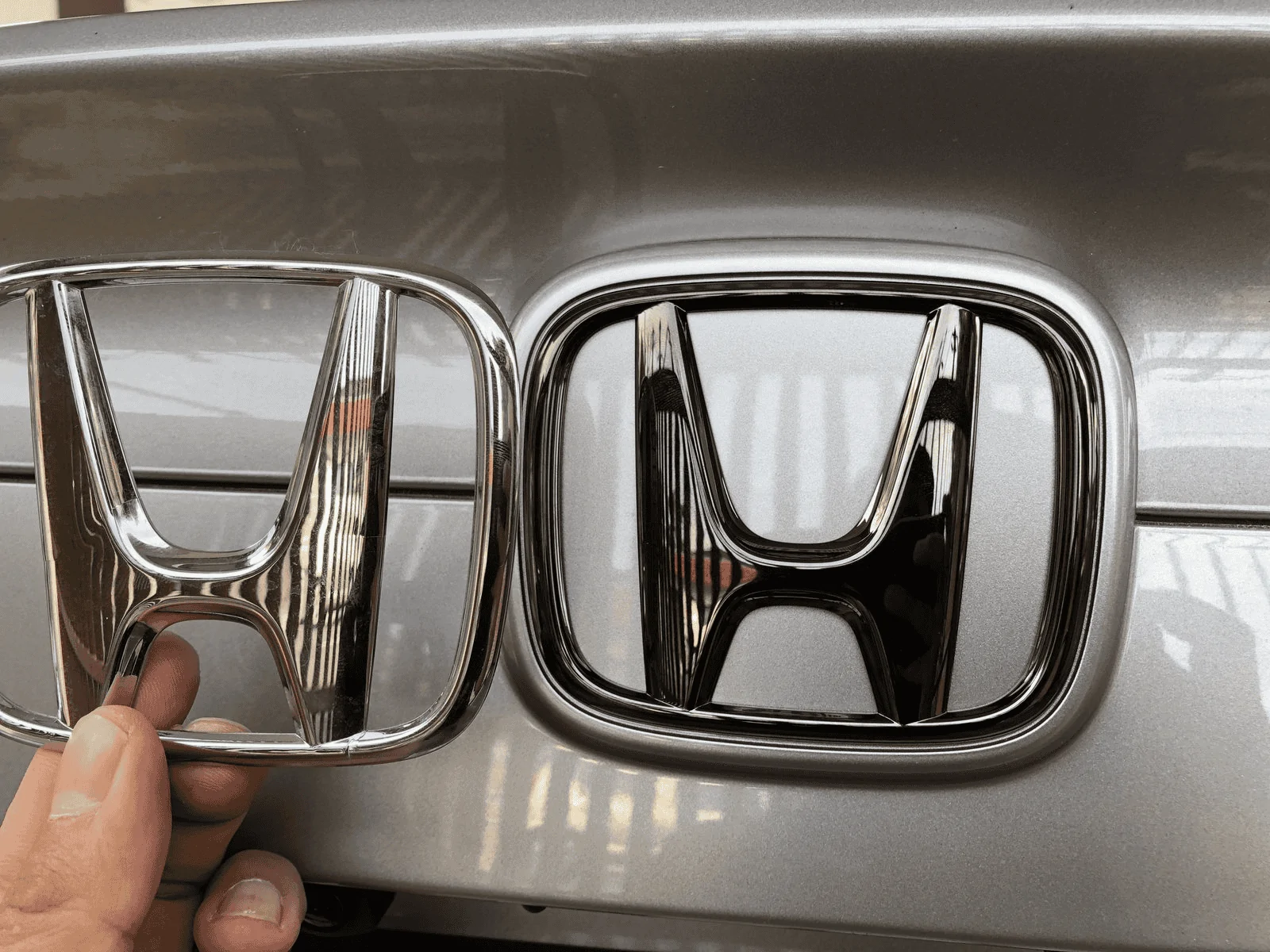 11th Gen Honda Civic How to install black OEM emblems on 11th gen Civic 1629198540306