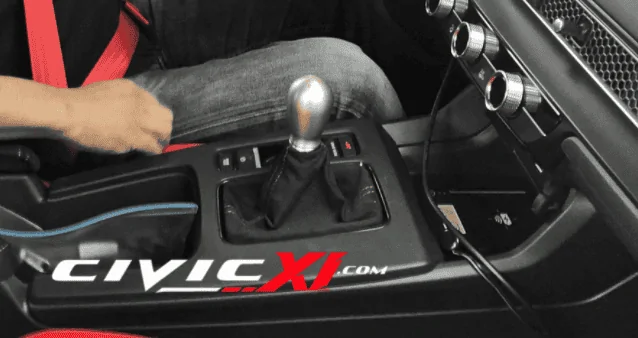 11th Gen Honda Civic ? 2022 Civic Type R Spied Inside & Out (First Interior Shots)! 265/30/19 tires revealed. 1634140437094