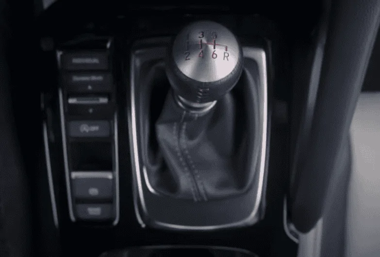 11th Gen Honda Civic ? 2022 Civic Type R Spied Inside & Out (First Interior Shots)! 265/30/19 tires revealed. 1634220279591