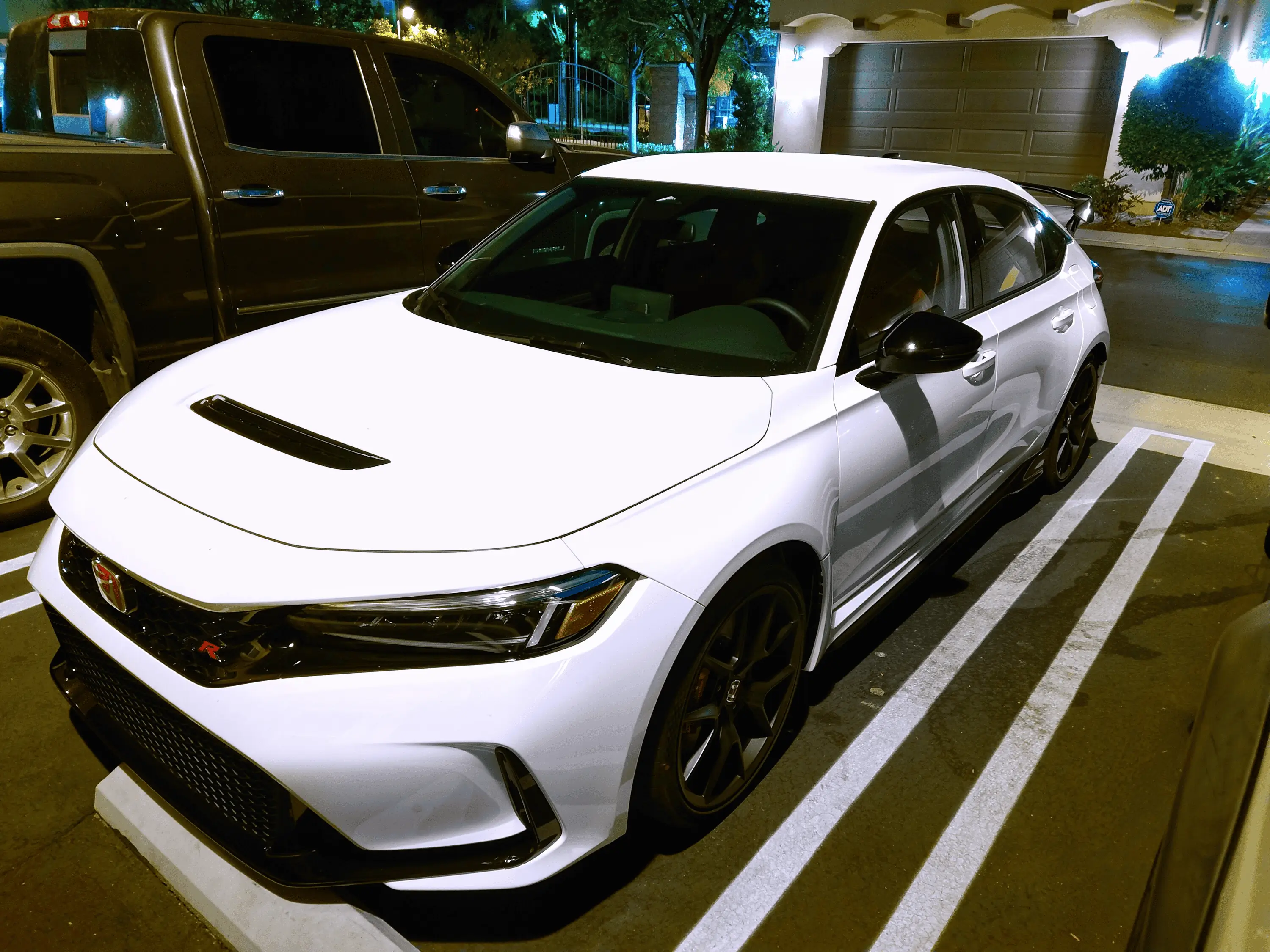 11th Gen Honda Civic 2023 Civic Type R Parked up in Championship White (California) 1660515635116