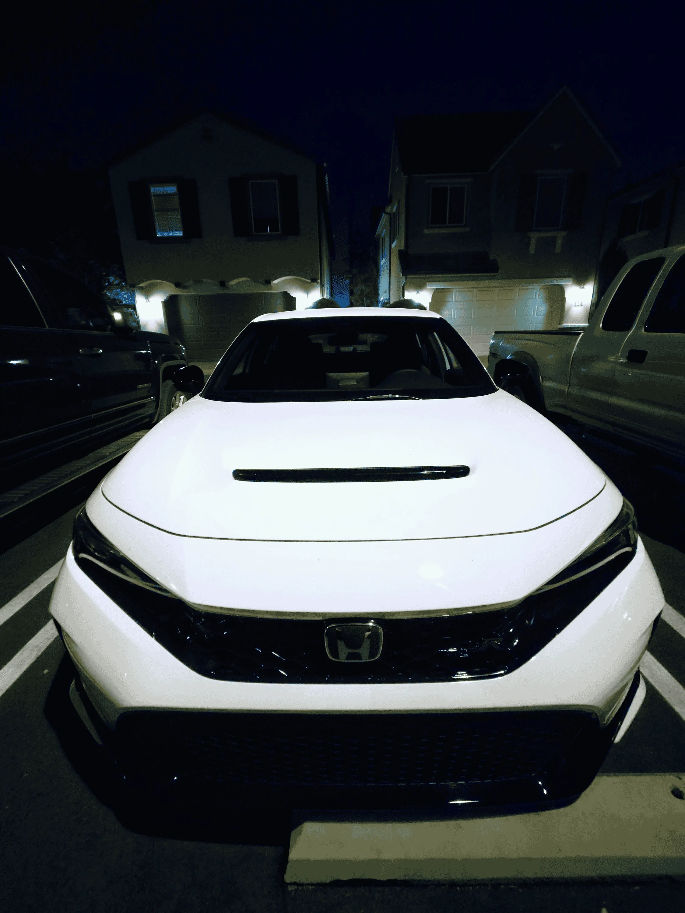 11th Gen Honda Civic 2023 Civic Type R Parked up in Championship White (California) 1660515655347