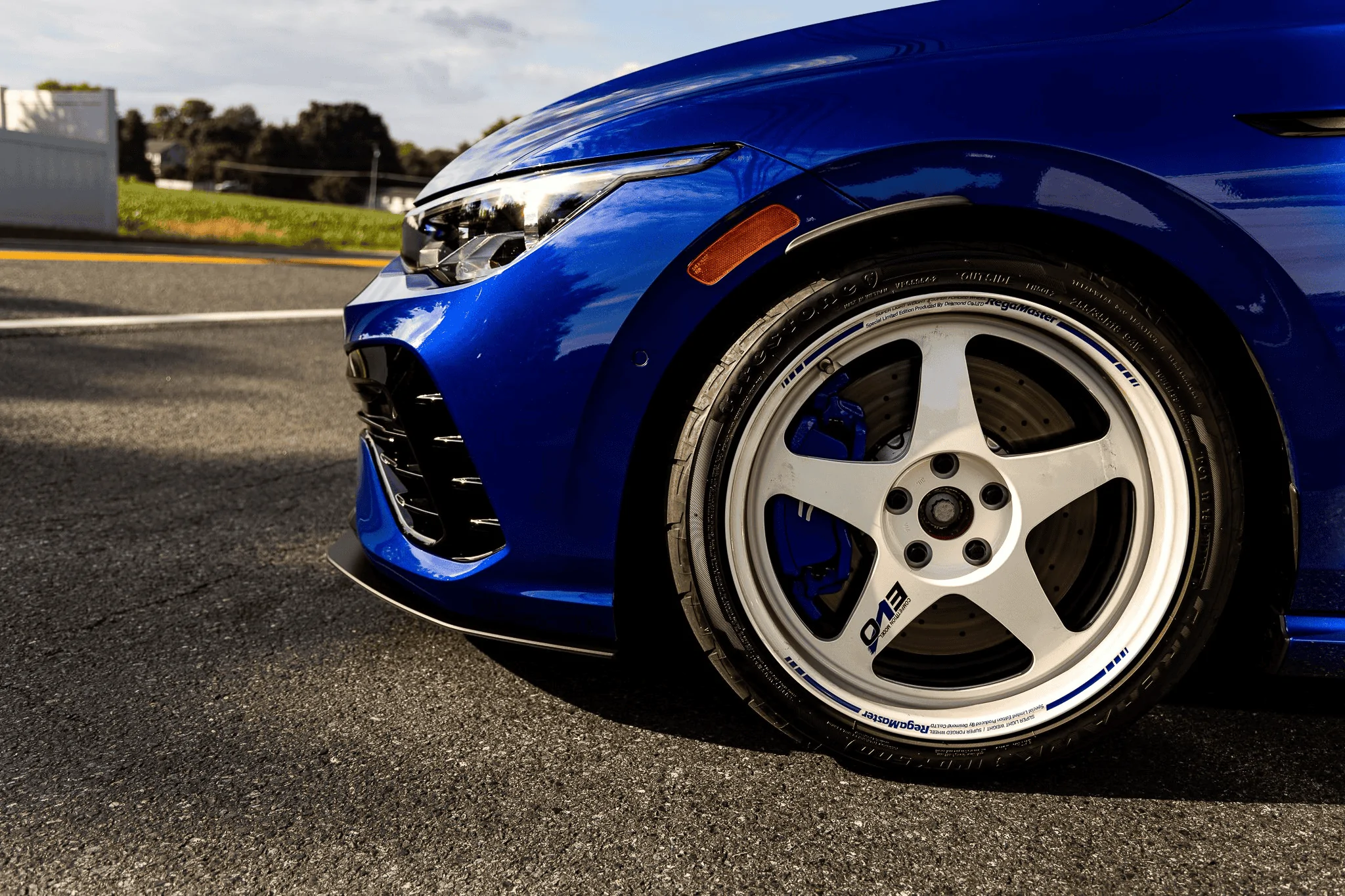 11th Gen Honda Civic 2023 Civic Type R Parked up in Championship White (California) 1660937810452