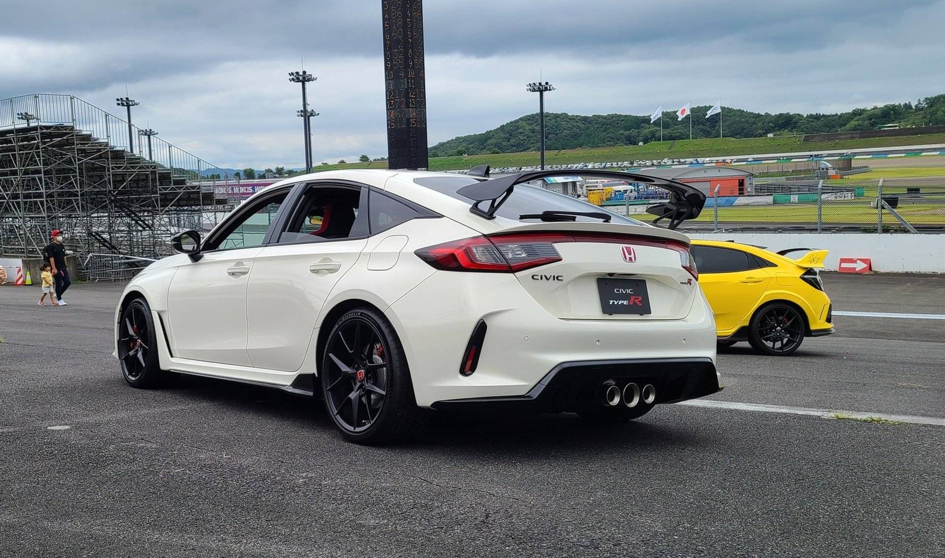 11th Gen Honda Civic Official CHAMPIONSHIP WHITE FL5 Type R Photos Thread 1662591598430-pn