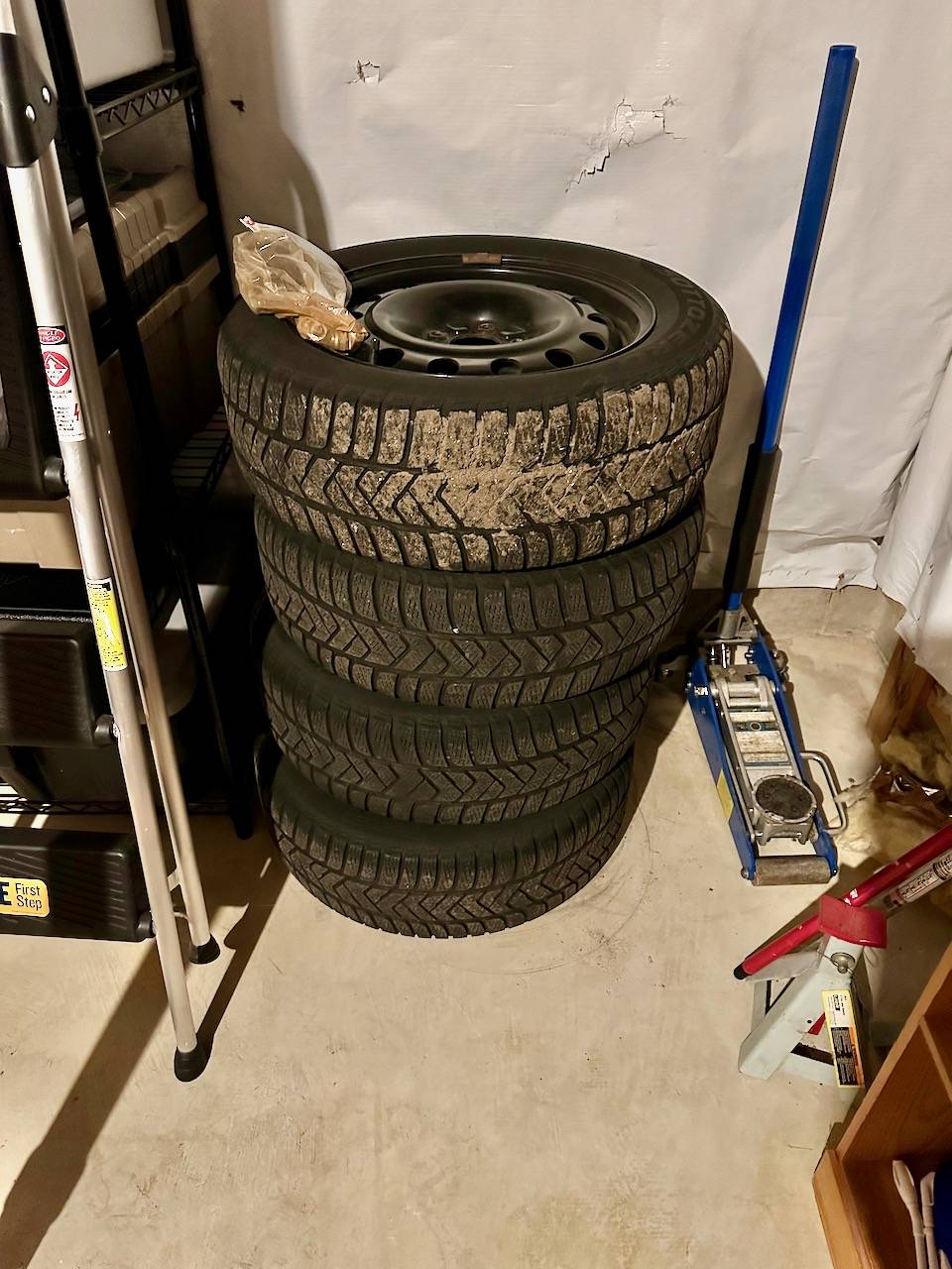 11th Gen Honda Civic Winter wheelset - 16" steel with 215/55 Pirelli Sottozero 3 and full set of lug nuts - also posted at civicx forums.  Local only, please. 1669826362543