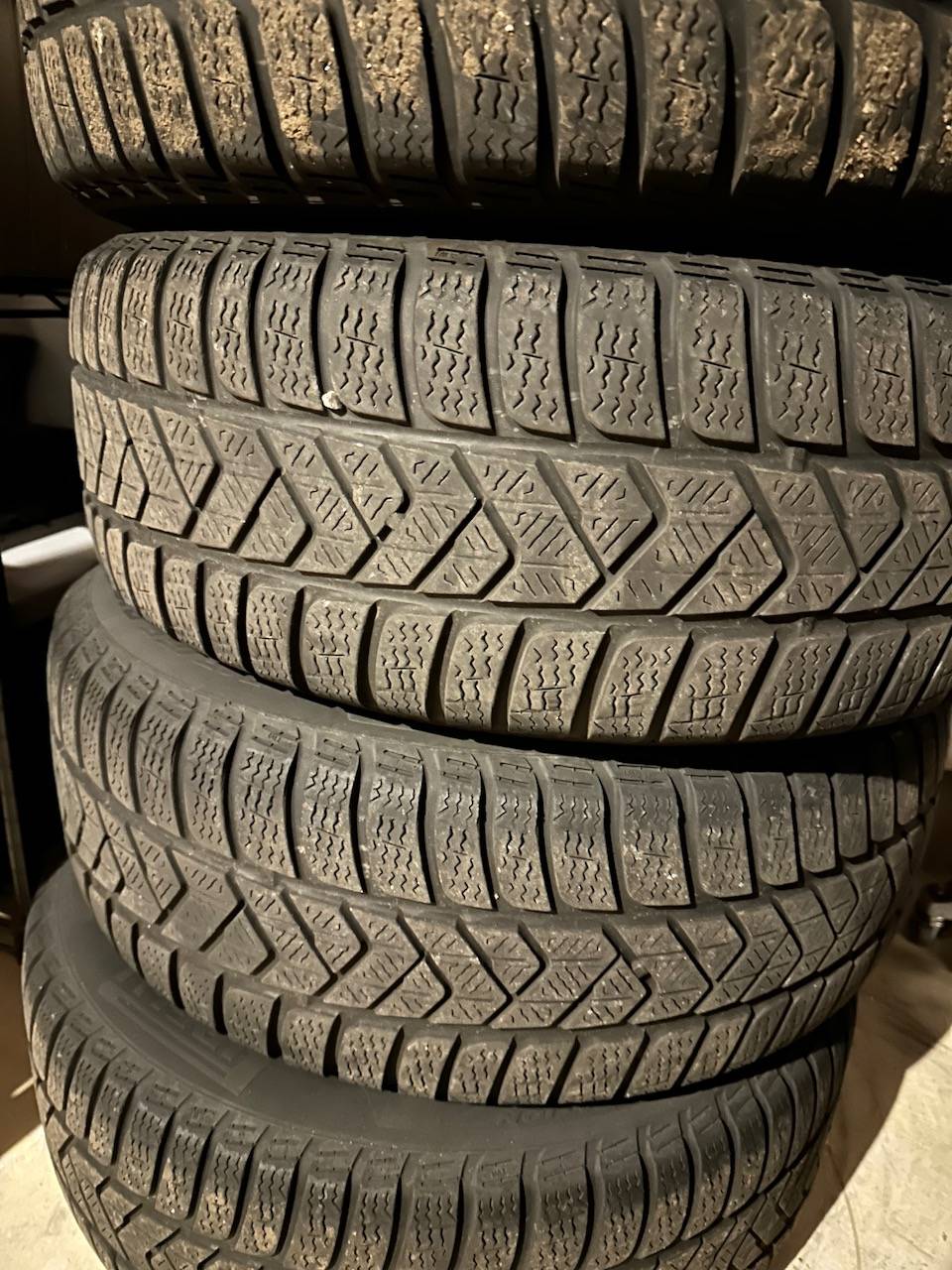 11th Gen Honda Civic Winter wheelset - 16" steel with 215/55 Pirelli Sottozero 3 and full set of lug nuts - also posted at civicx forums.  Local only, please. 1669826373486