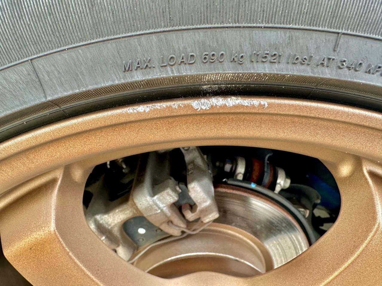 11th Gen Honda Civic Wheel rash!! Help im spiraling 1682704412891