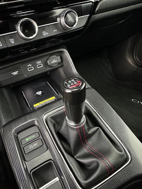 11th Gen Honda Civic Shift Knob installation on FL5R 1702698150396