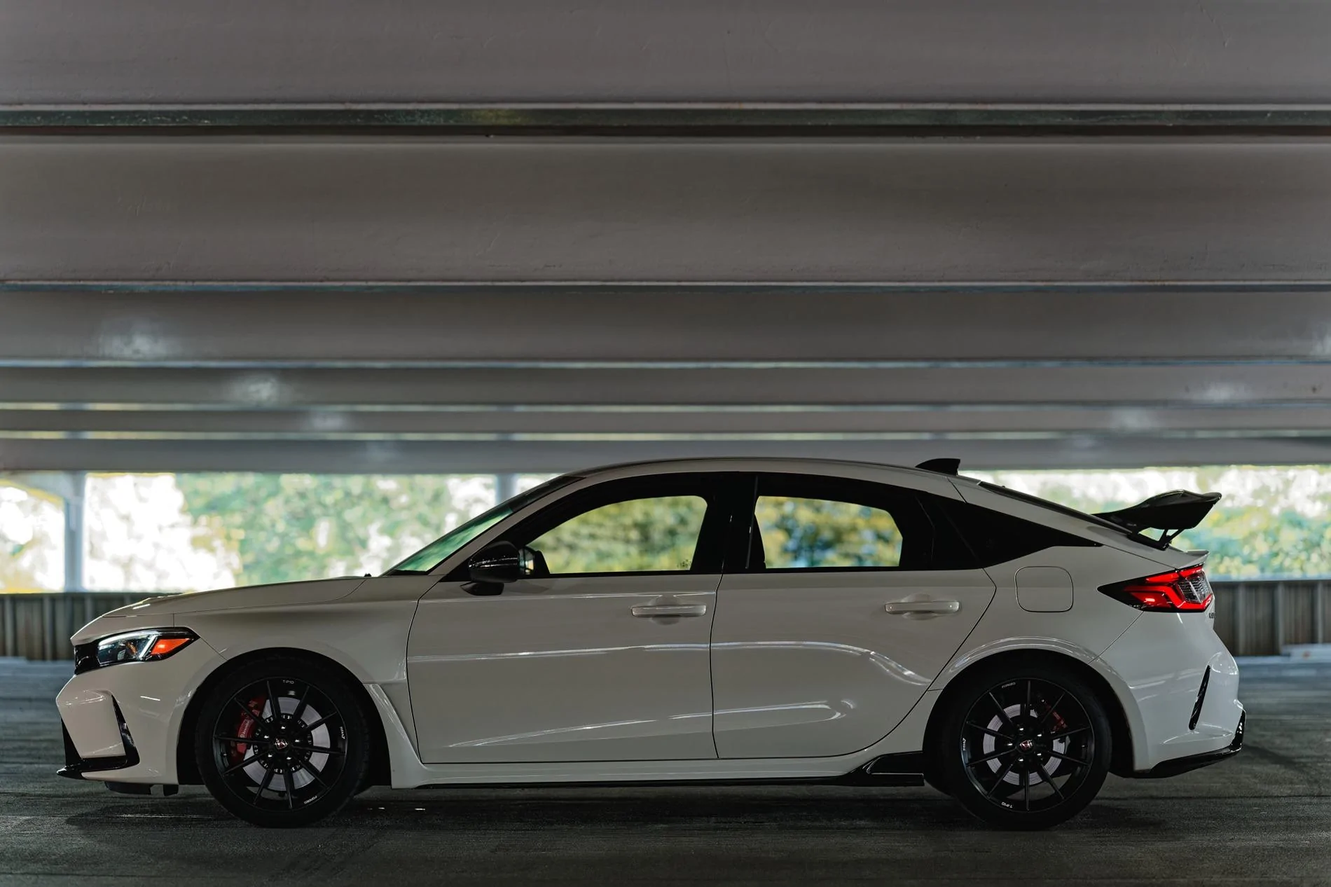 11th Gen Honda Civic Official CHAMPIONSHIP WHITE FL5 Type R Photos Thread 1721496024158-qs