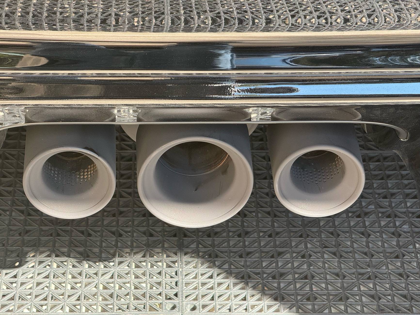 11th Gen Honda Civic OEM exhaust with black tips? 1735069601581-wu