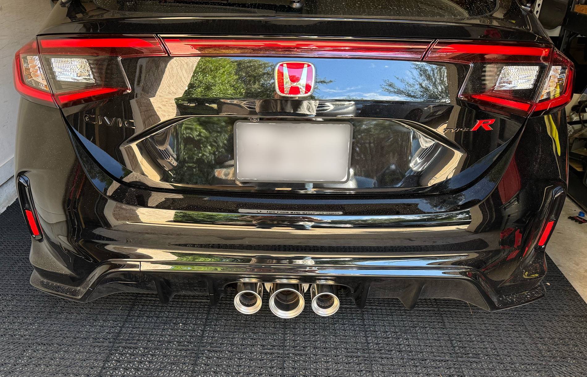 11th Gen Honda Civic OEM exhaust with black tips? 1735069686419-hm