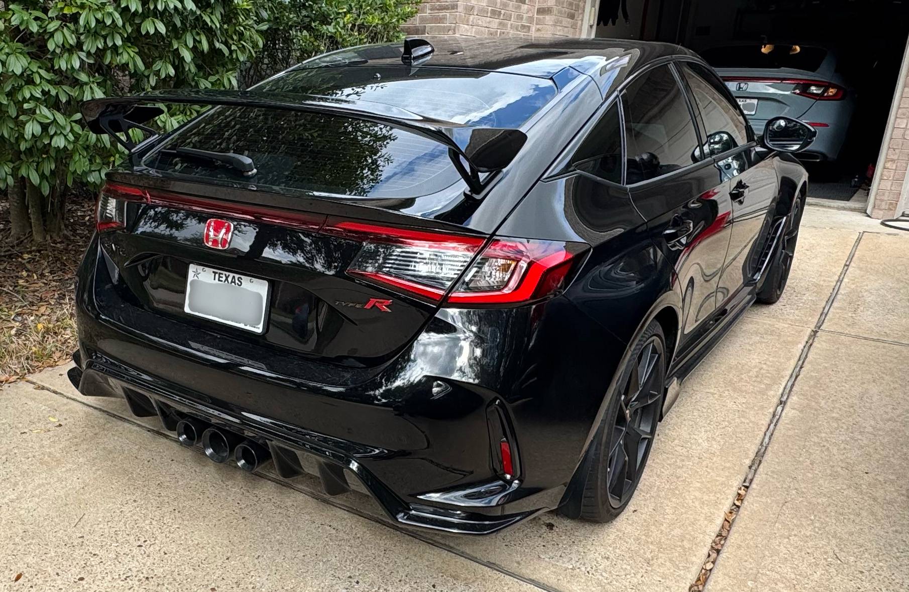 11th Gen Honda Civic OEM exhaust with black tips? 1735069786735-sx