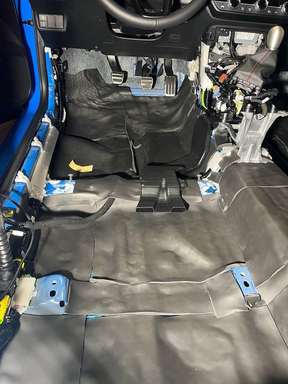 11th Gen Honda Civic Racing the FL5 Type R with all OEM spec parts on Laguna Seca 1738963270222-jr