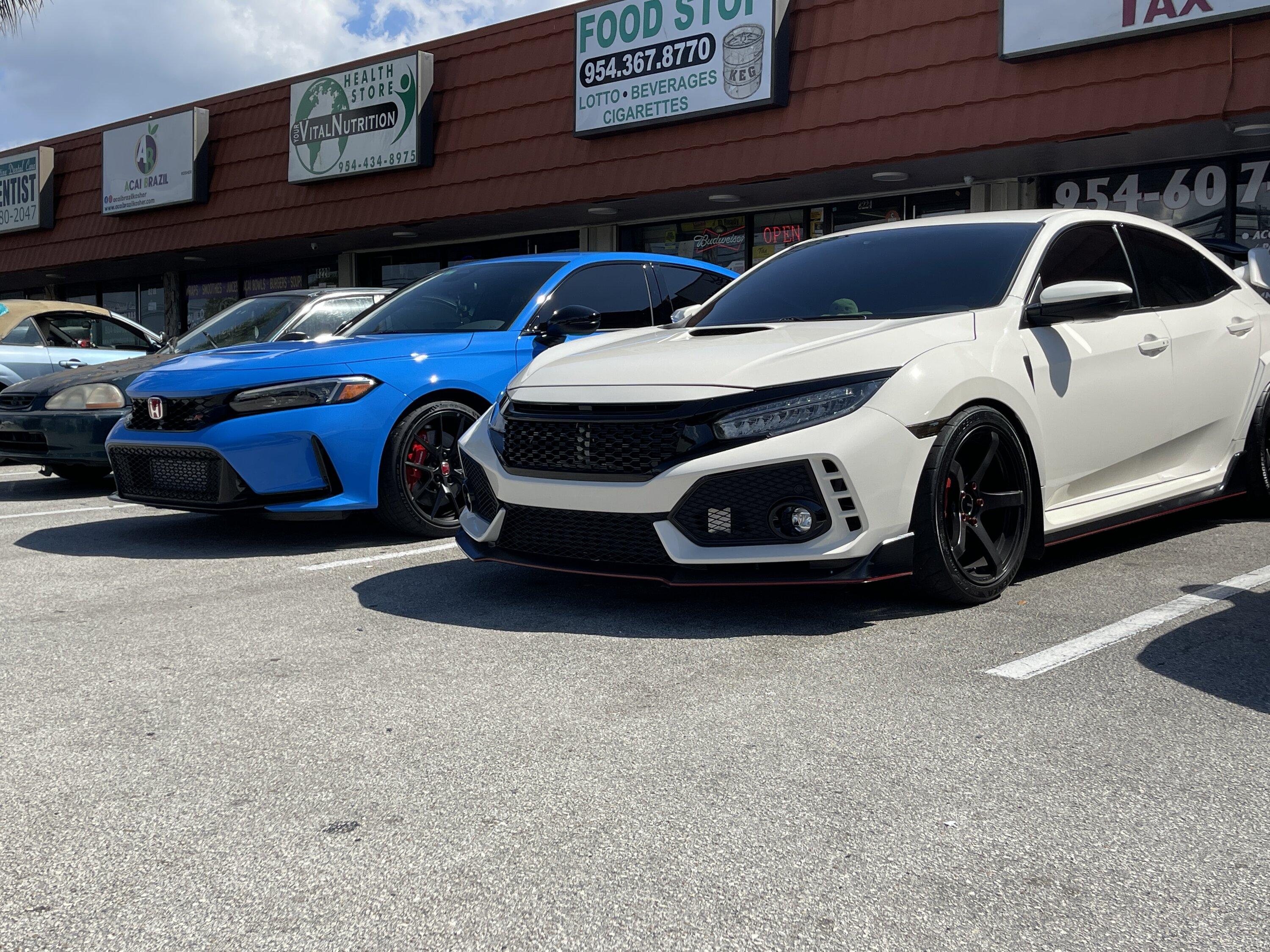 11th Gen Honda Civic Official BOOST BLUE FL5 Type R Photos Thread 1A11CD02-DADE-4C2C-896B-4F6C2F6AAF49