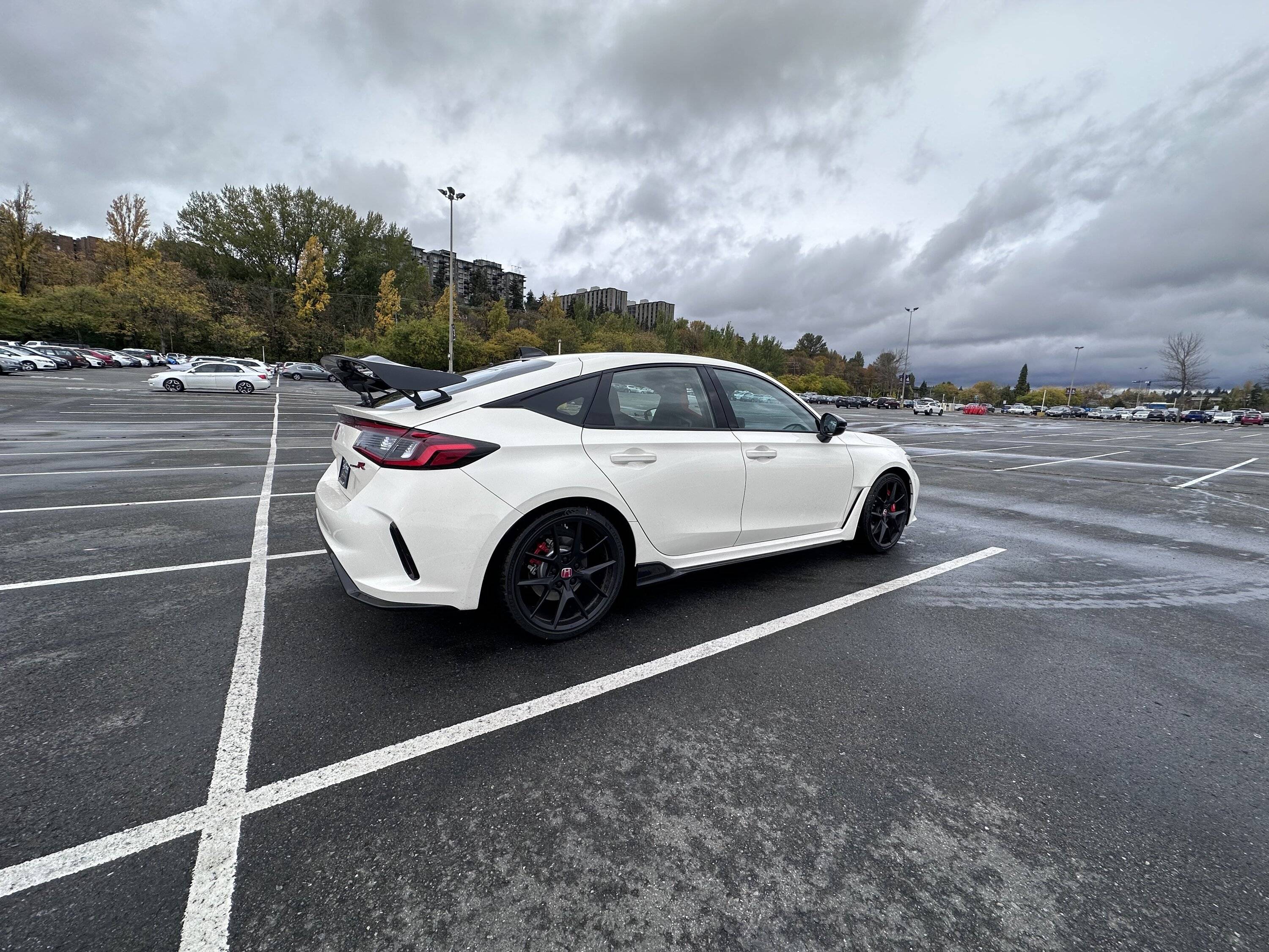 11th Gen Honda Civic Official CHAMPIONSHIP WHITE FL5 Type R Photos Thread 1A3174A8-7B88-48DB-9A66-8ACE474E88CC