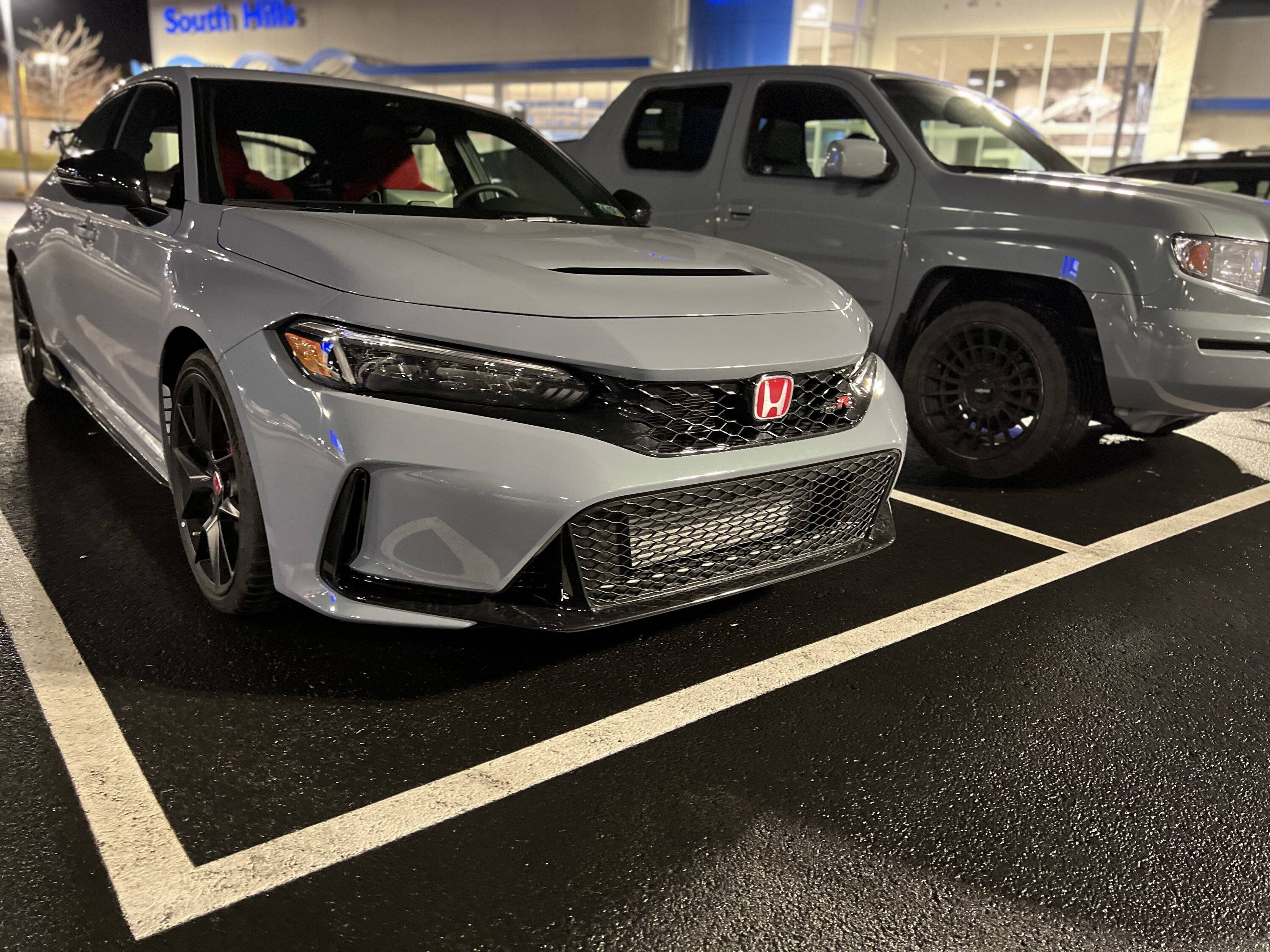 11th Gen Honda Civic Post your FL5 Civic Type R delivery pics! 🙌 📸 1DBBDC5E-B3EF-4279-9237-CE6C55BA7C75