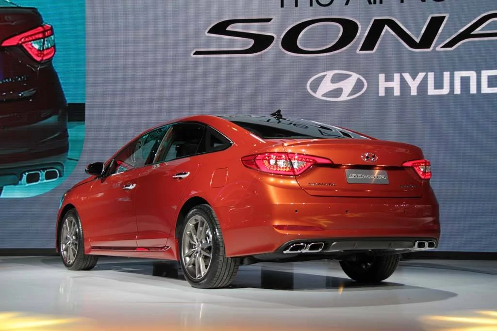 11th Gen Honda Civic 2022 Civic (11th gen) Dashboard, Steering Wheel, Bumpers, Lighting Revealed 2015-Hyundai-Sonata-rear-3-4