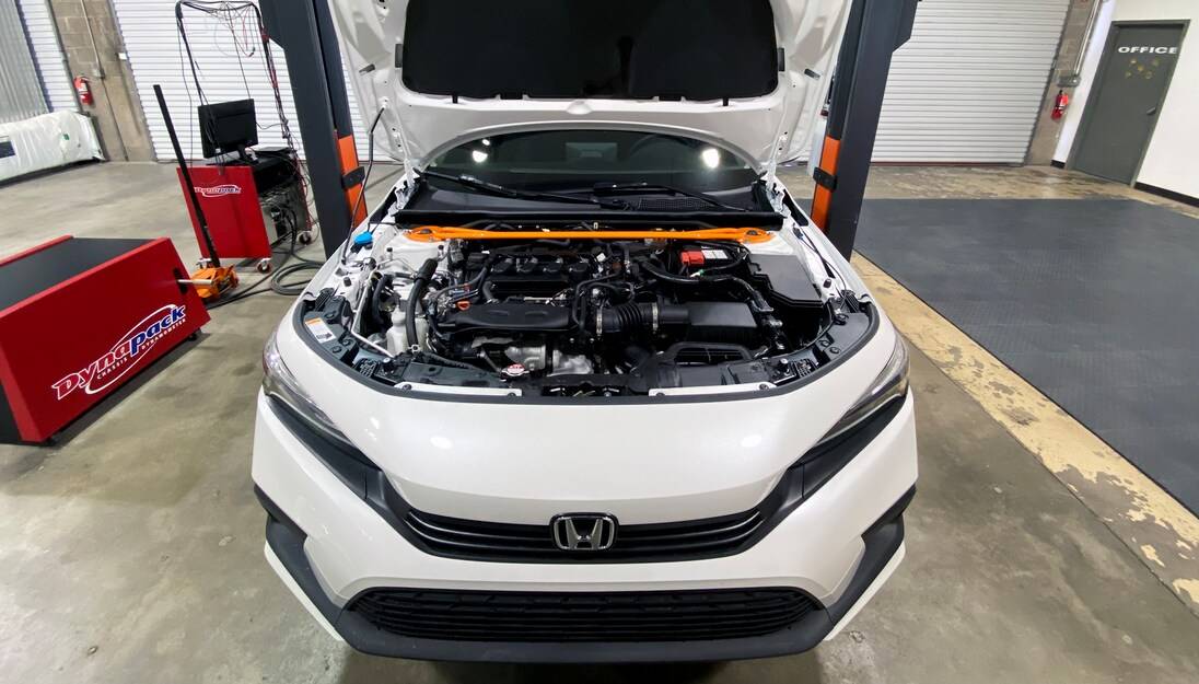 11th Gen Honda Civic 27WON Performance Tackles the New 2022 Honda Civic 2022-civic-sedan-engine-bay