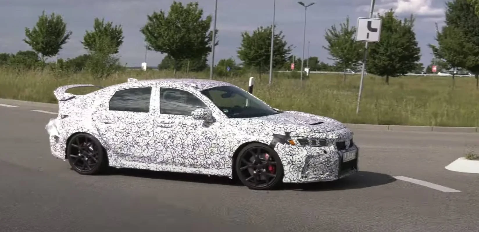 11th Gen Honda Civic Video: New Civic Type R Spied Road Testing in Germany 2022-civic-type-r-8-png.3979