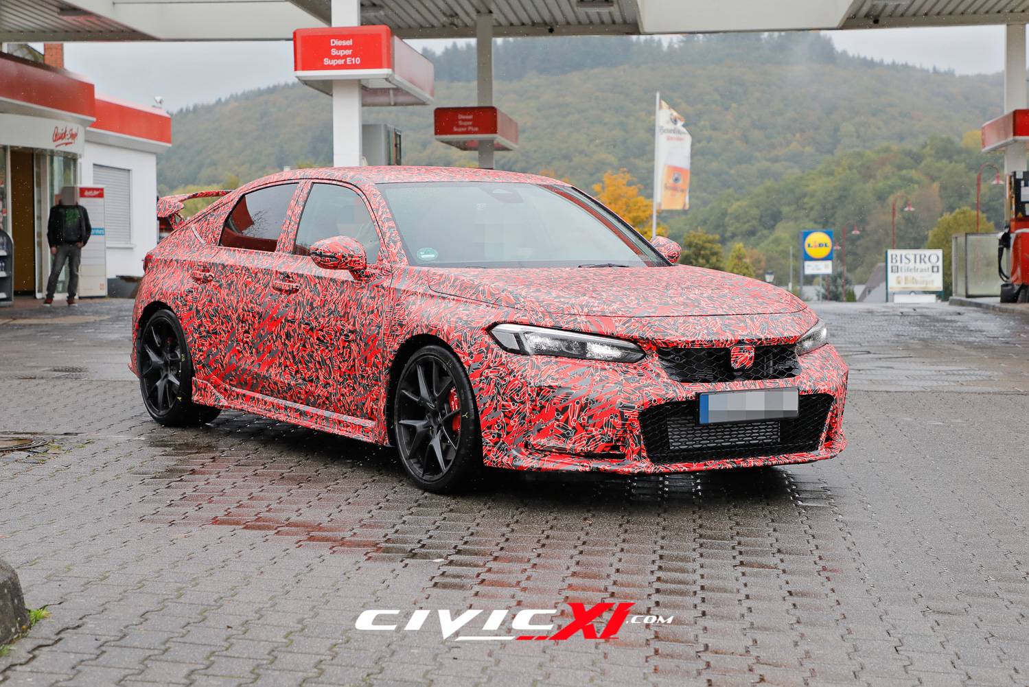 11th Gen Honda Civic ? 2022 Civic Type R Spied Inside & Out (First Interior Shots)! 265/30/19 tires revealed. 2022-civic-type-r-spied-interior-first-look-exterior-closeups-30