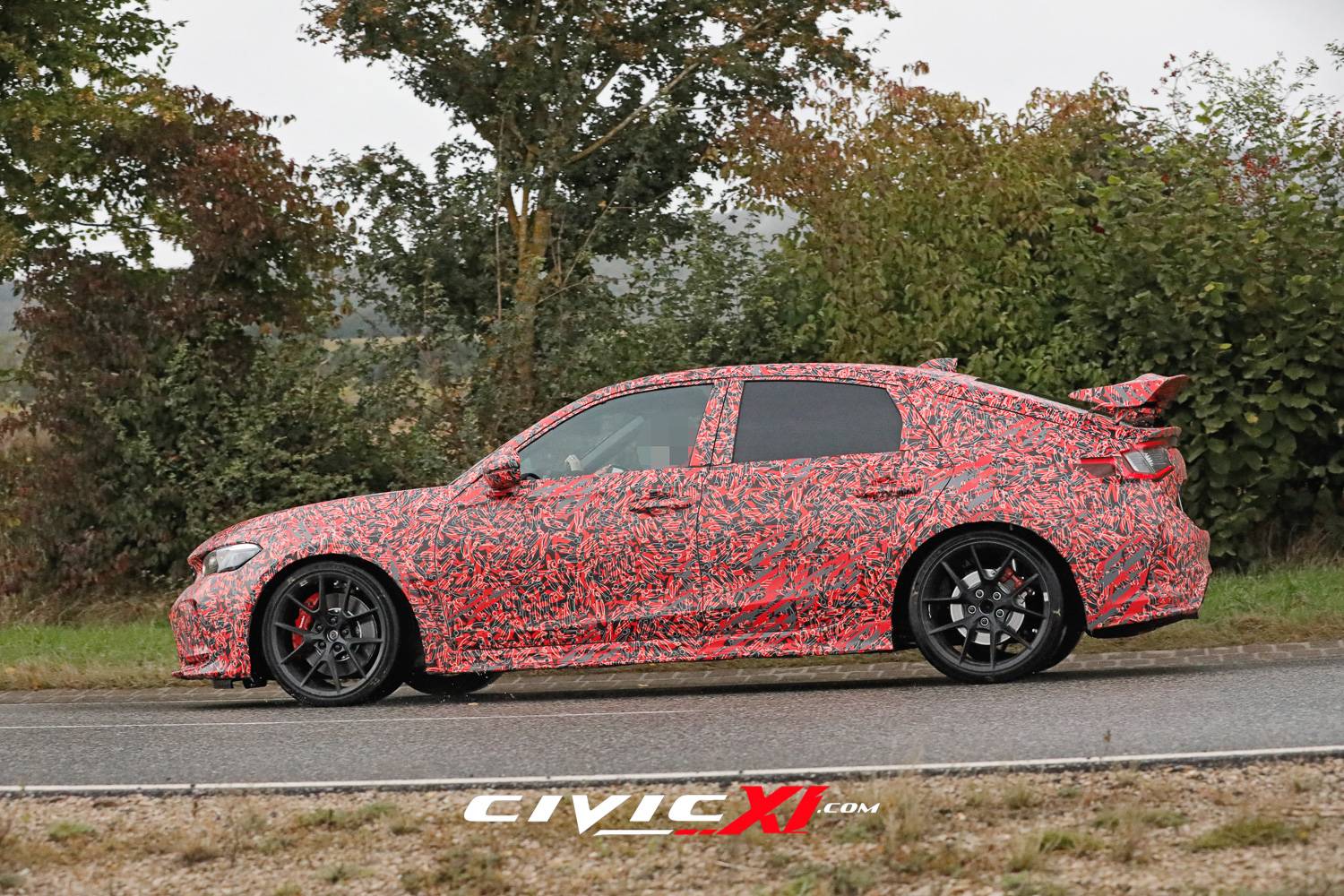 11th Gen Honda Civic ? 2022 Civic Type R Spied Inside & Out (First Interior Shots)! 265/30/19 tires revealed. 2022-civic-type-r-spied-interior-first-look-exterior-closeups-6