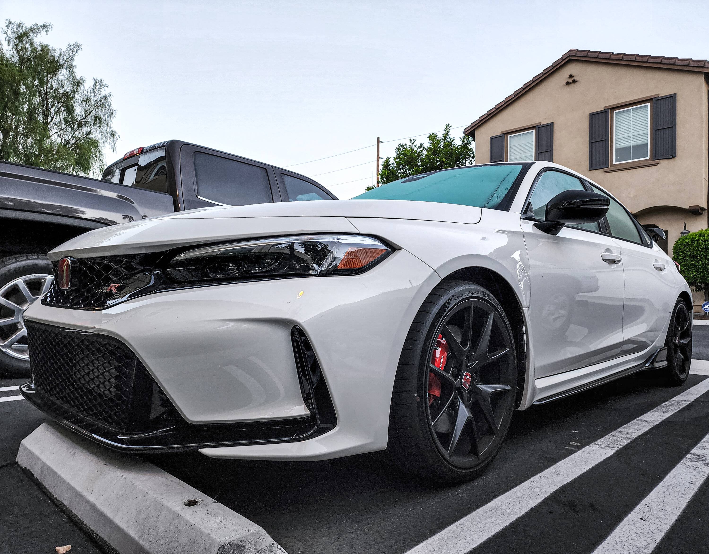11th Gen Honda Civic 2023 Civic Type R Parked up in Championship White (California) 20220814_061514
