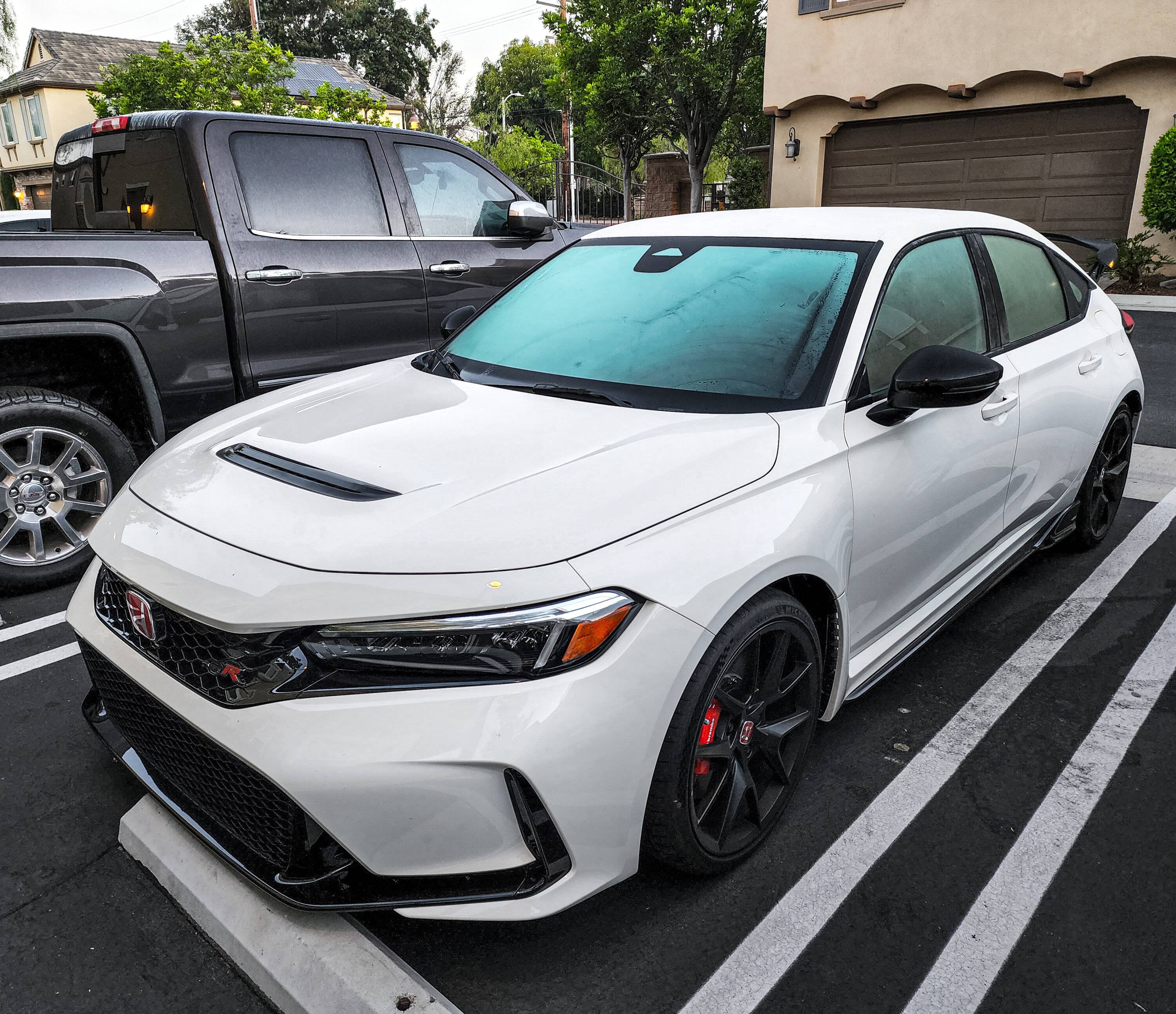 11th Gen Honda Civic 2023 Civic Type R Parked up in Championship White (California) 20220814_061520