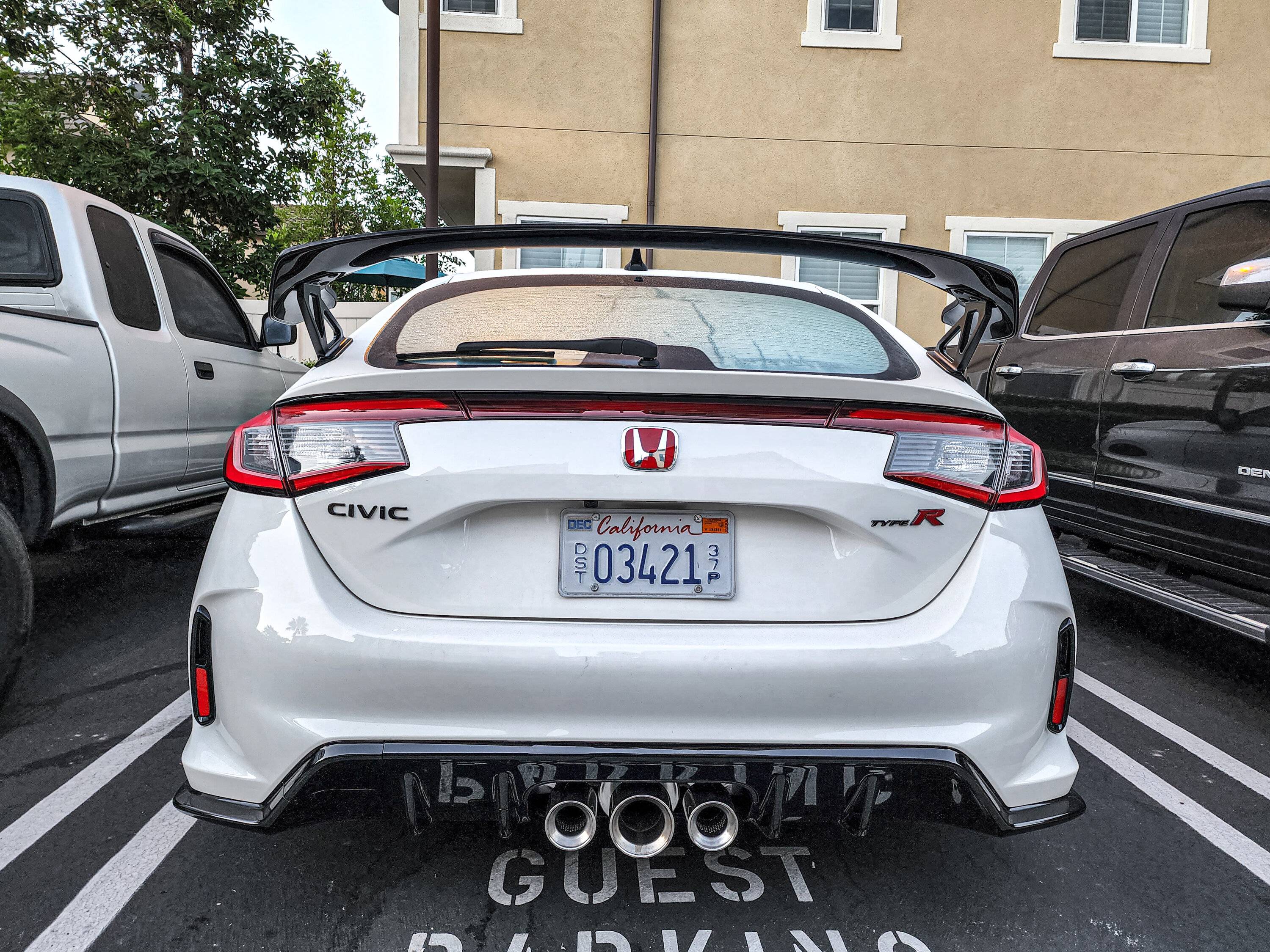 11th Gen Honda Civic 2023 Civic Type R Parked up in Championship White (California) 20220814_061655