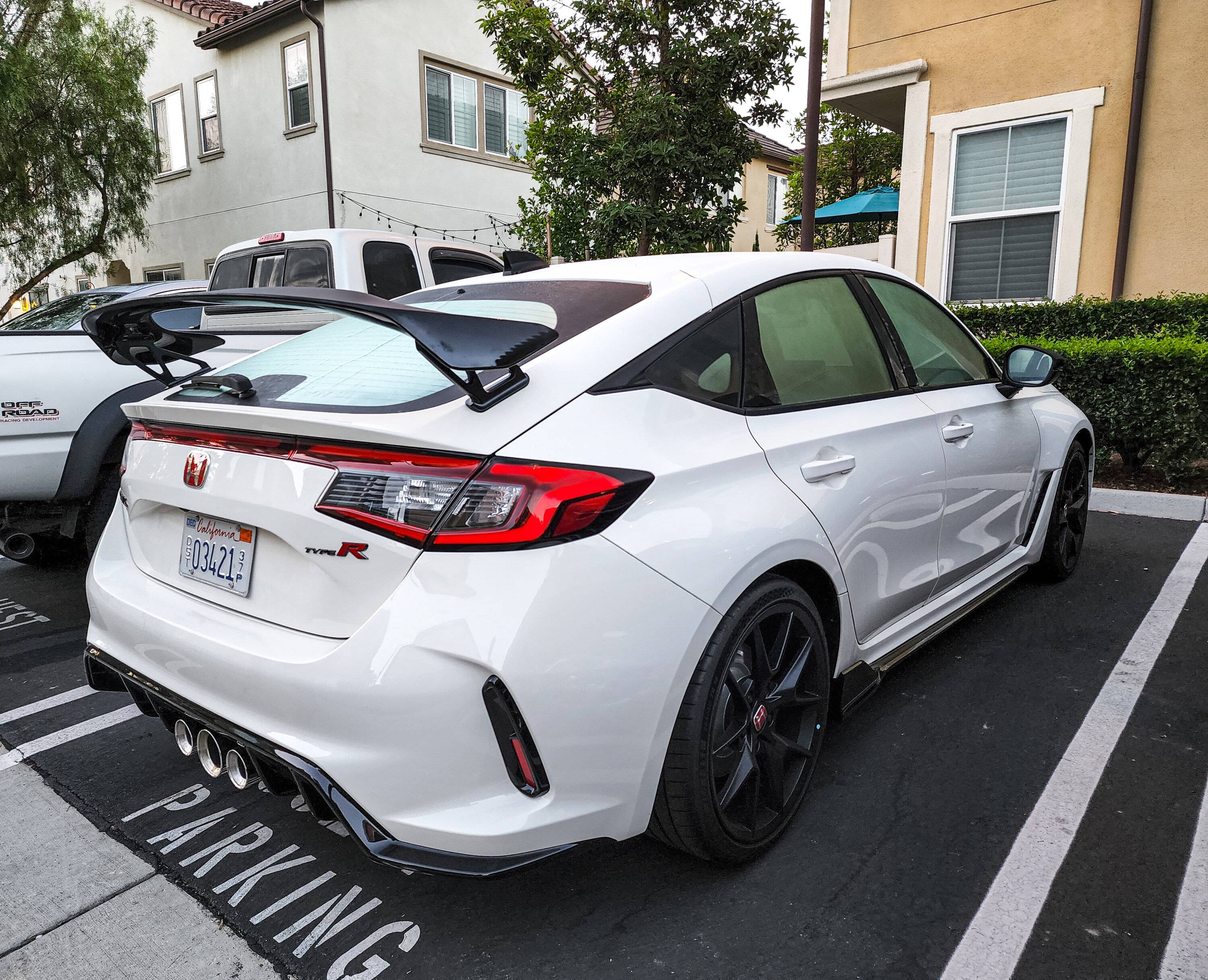 11th Gen Honda Civic 2023 Civic Type R Parked up in Championship White (California) 20220814_061700