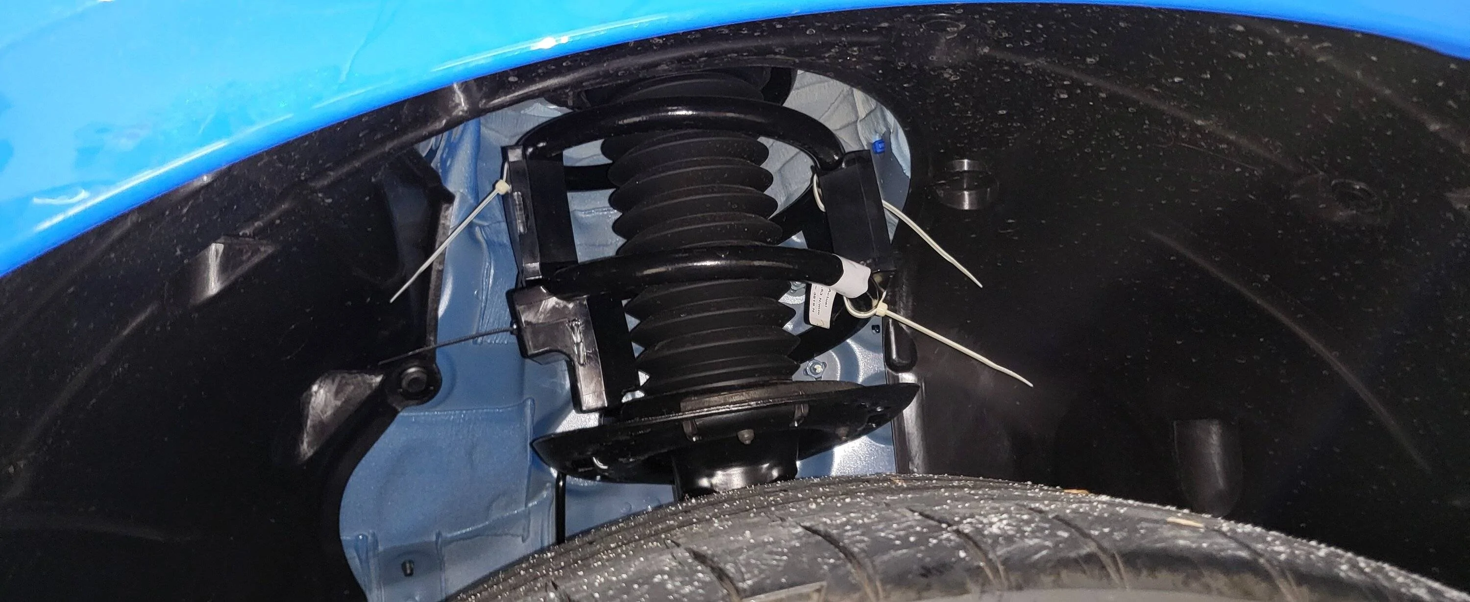 11th Gen Honda Civic Here's how to remove shipping blocks from FL5 Type R (my dealer forgot to remove them at delivery) 20221115_202248