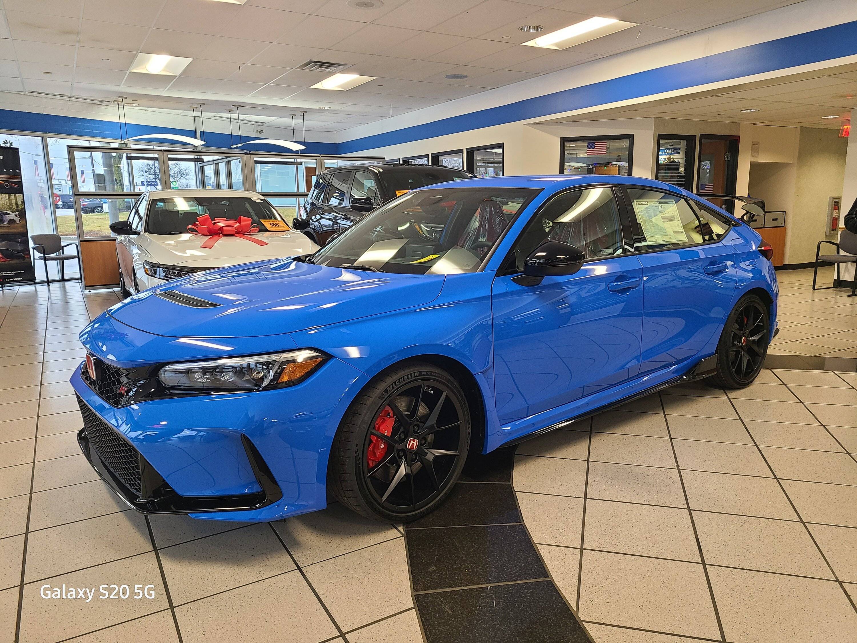 11th Gen Honda Civic Post your FL5 Civic Type R delivery pics! 🙌 📸 20221214_100525