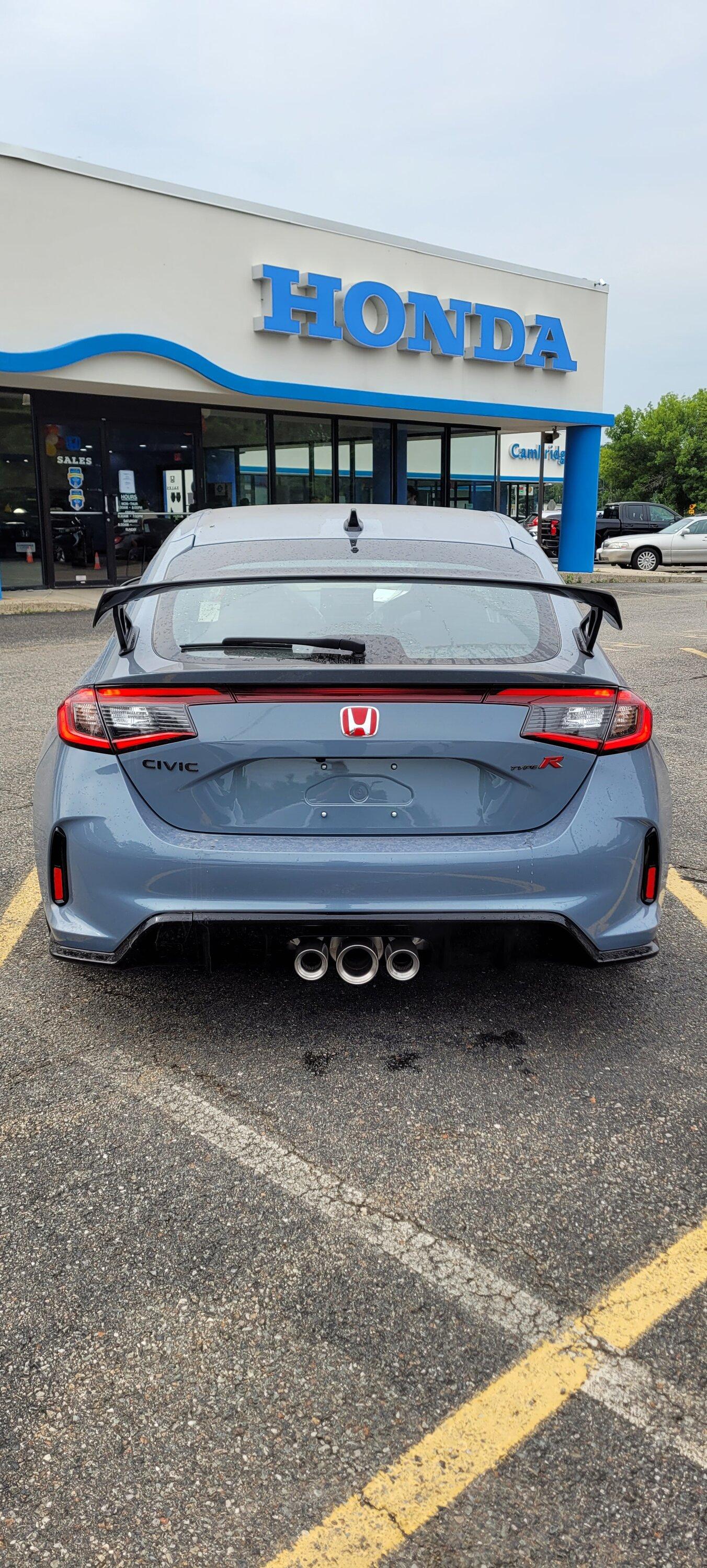 11th Gen Honda Civic Post your FL5 Civic Type R delivery pics! 🙌 📸 2023-08-07 09.40.02