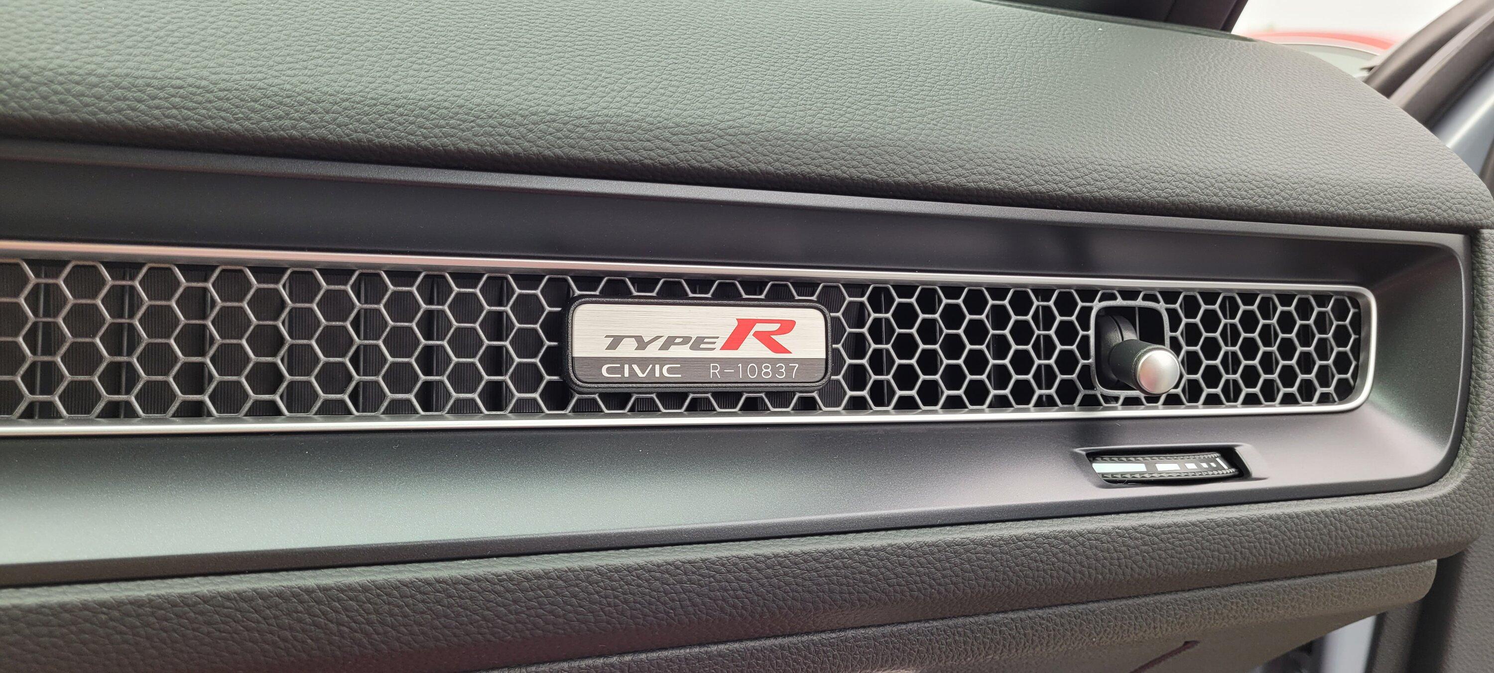 11th Gen Honda Civic Post your FL5 Civic Type R delivery pics! 🙌 📸 2023-08-07 09.41.02