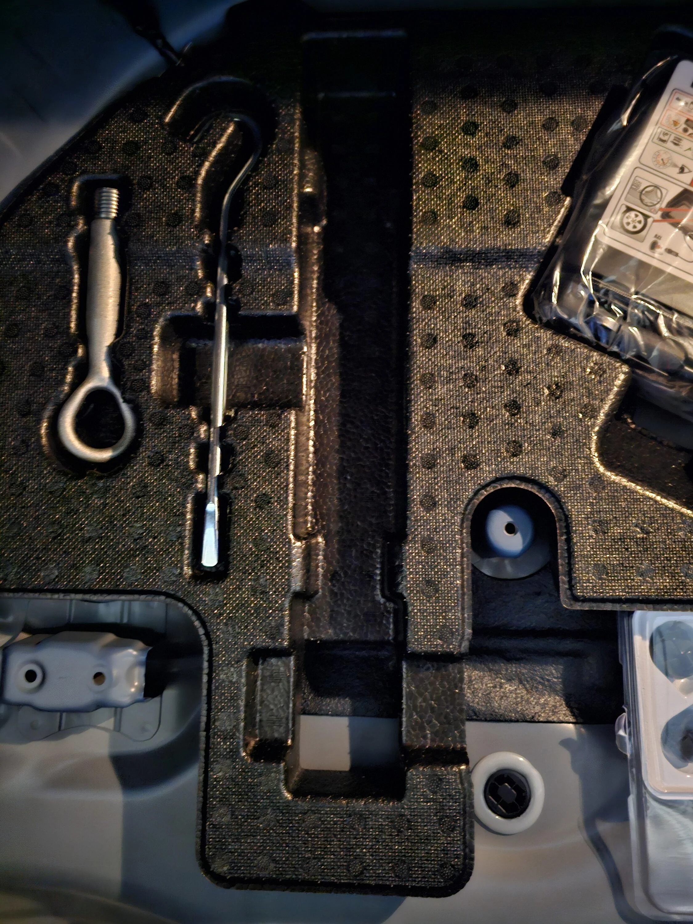 11th Gen Honda Civic Tools in trunk. What goes here? 20230724_203451