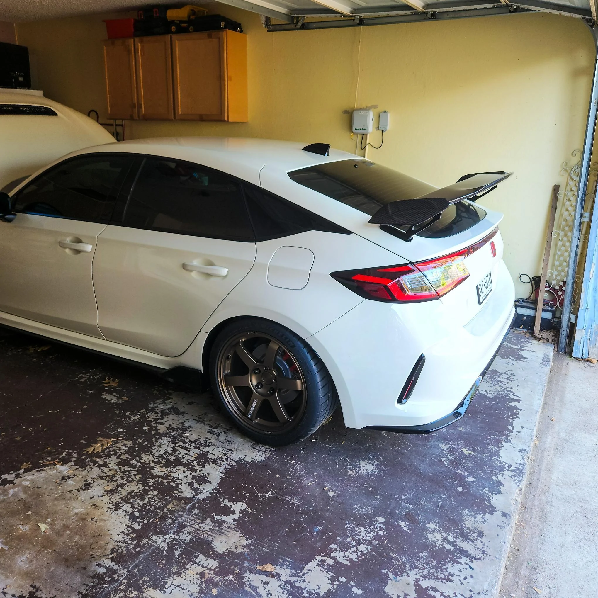 11th Gen Honda Civic Championship White FL5 #943 Build 20230907_173541