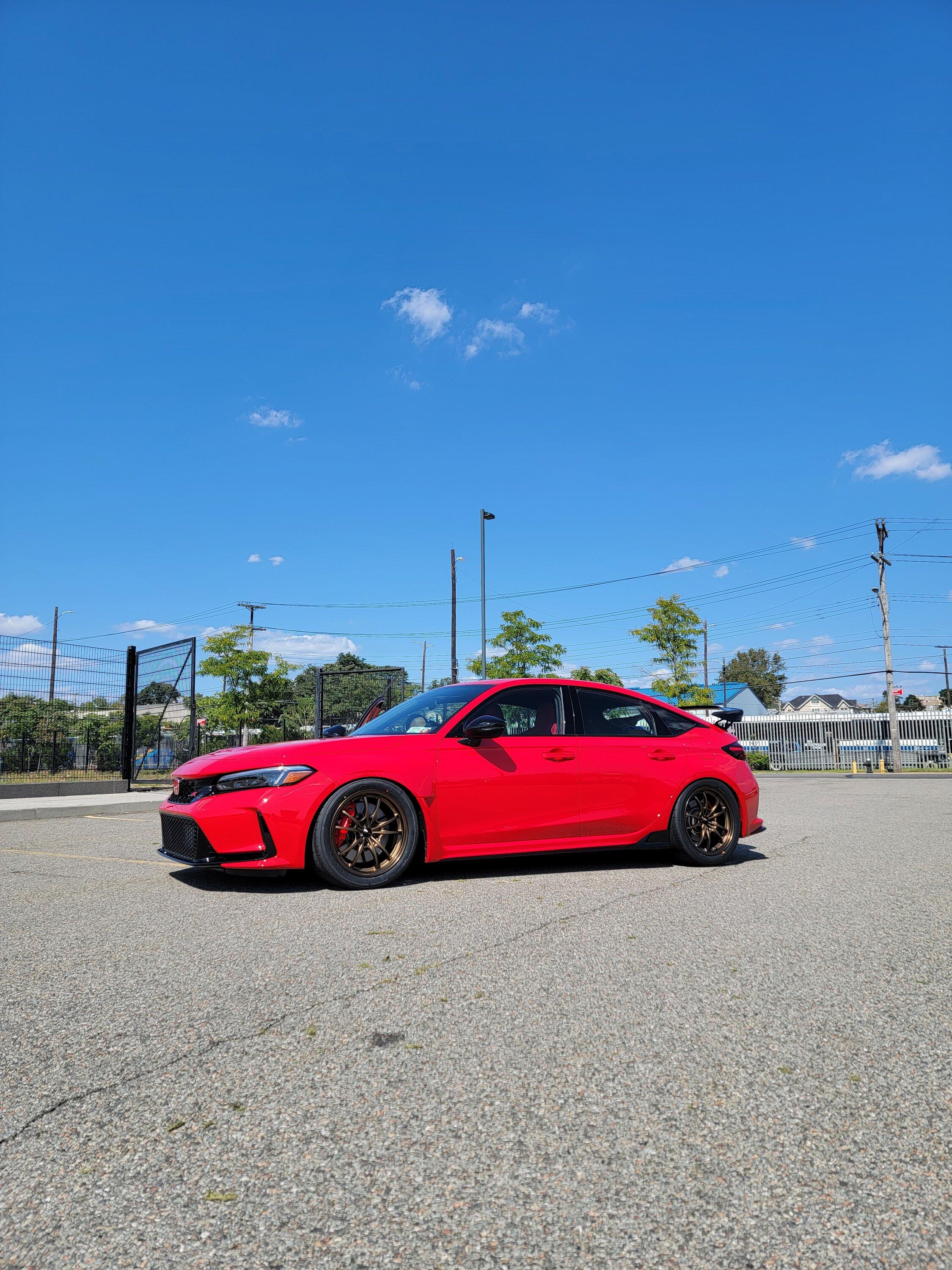 11th Gen Honda Civic Advan a052 tires - 265/40/18 - Used for 600 miles! 20230920_122643