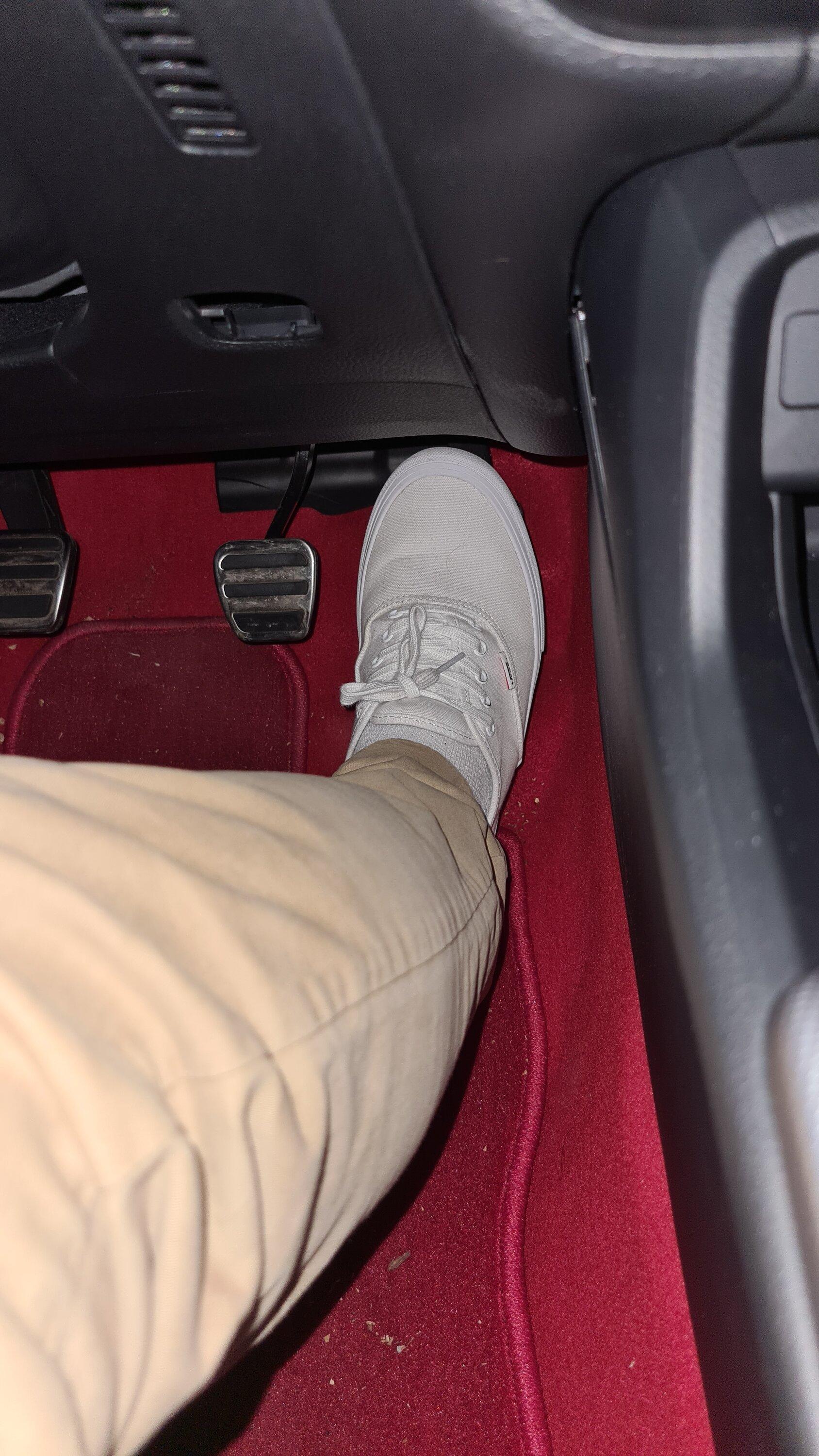 11th Gen Honda Civic How do yall heel toe? 20230920_185846