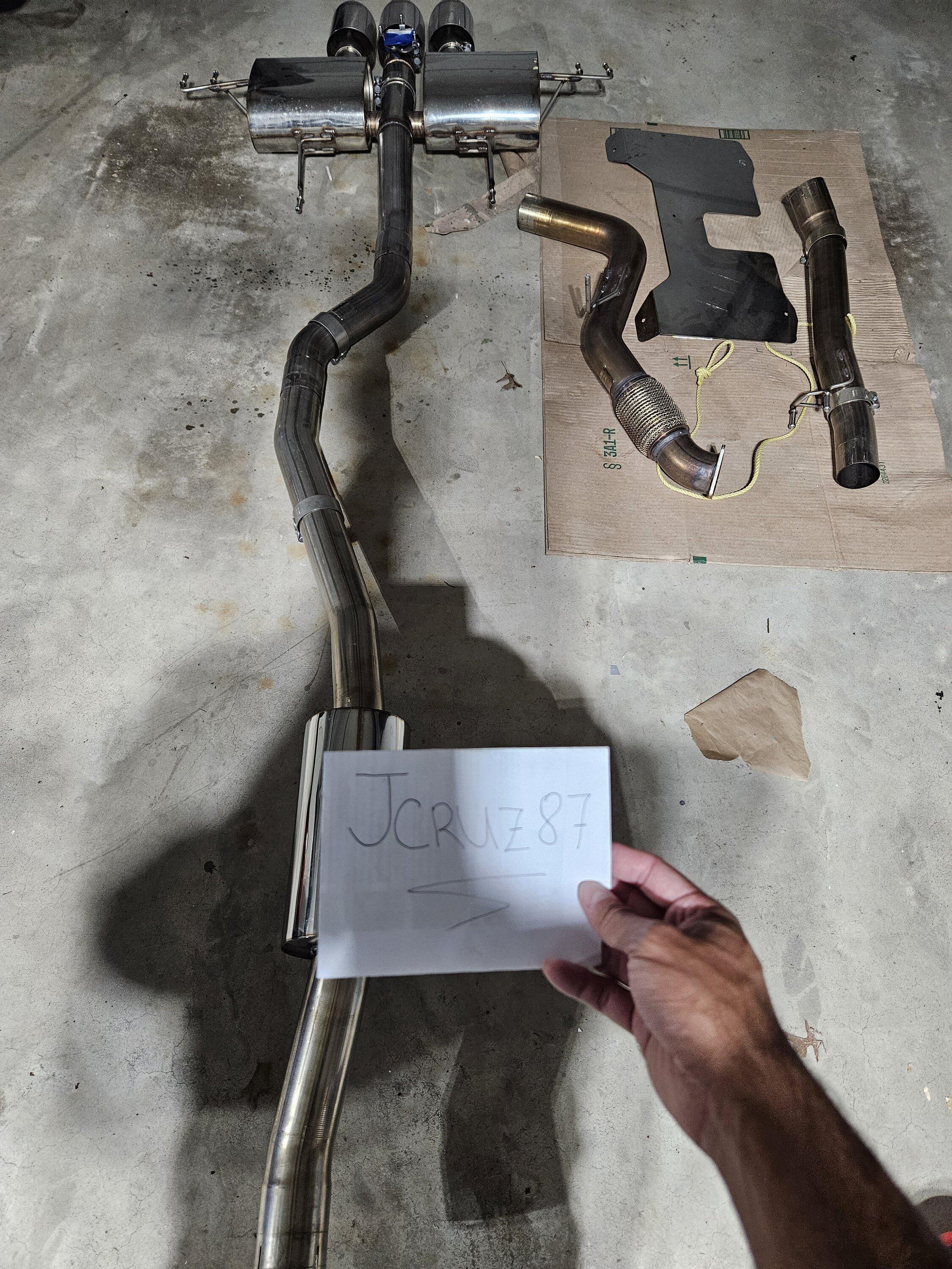 11th Gen Honda Civic FL5 Part Out 20230922_084502