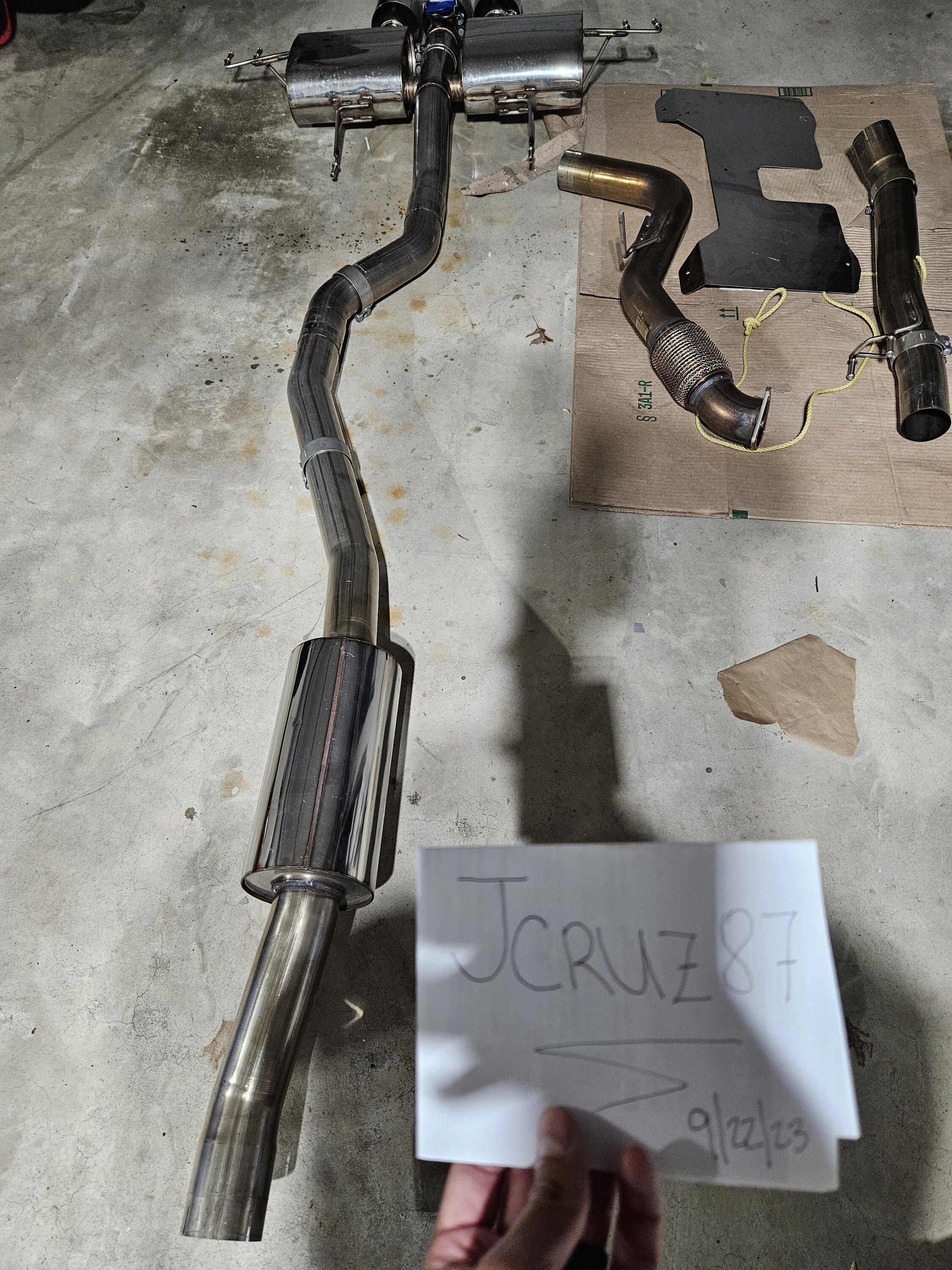 11th Gen Honda Civic FL5 Part Out 20230922_084547