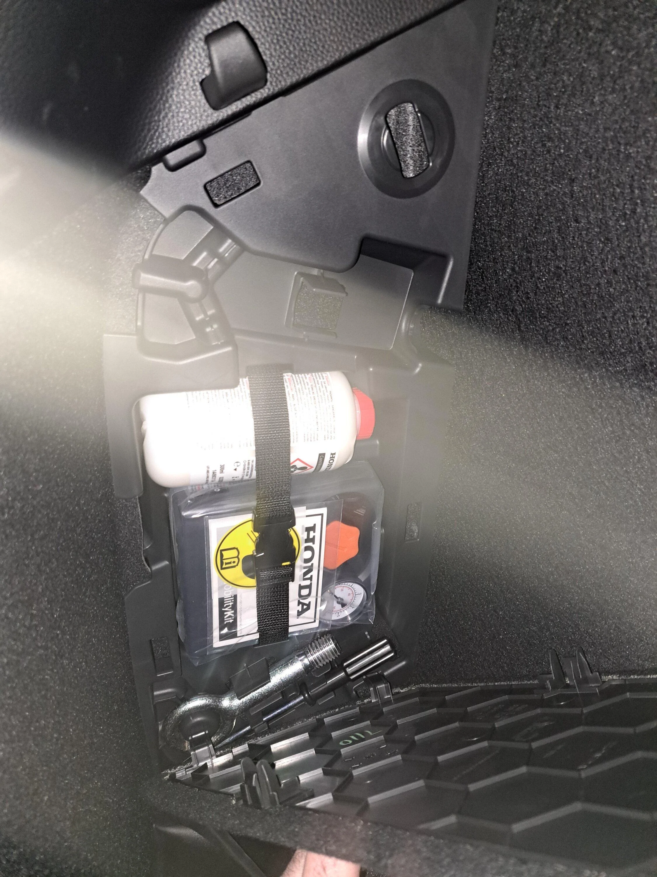 11th Gen Honda Civic Missing Factory tools in Type R? 20231111_154215