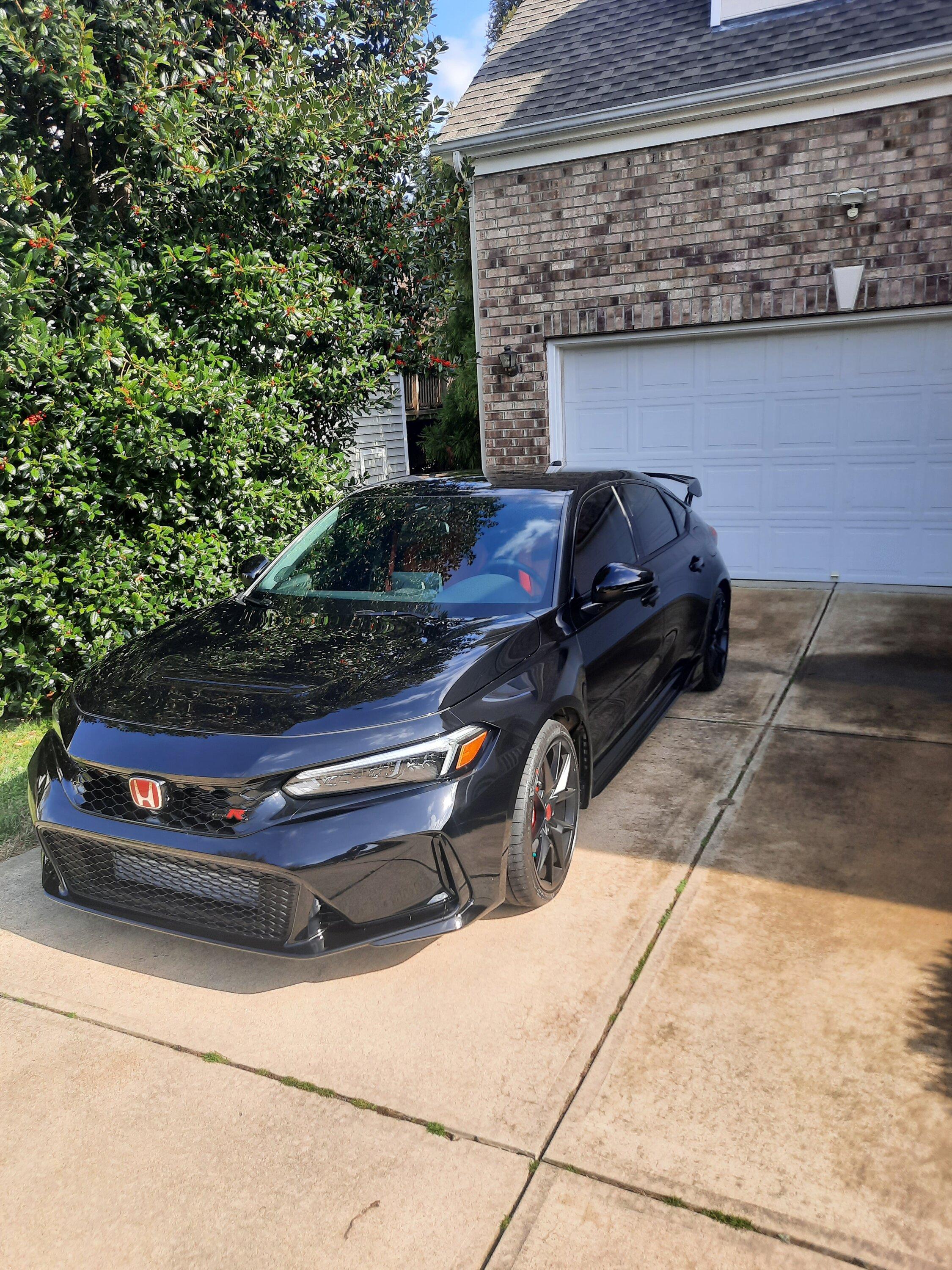 11th Gen Honda Civic Post your FL5 Civic Type R delivery pics! 🙌 📸 20240210_133738