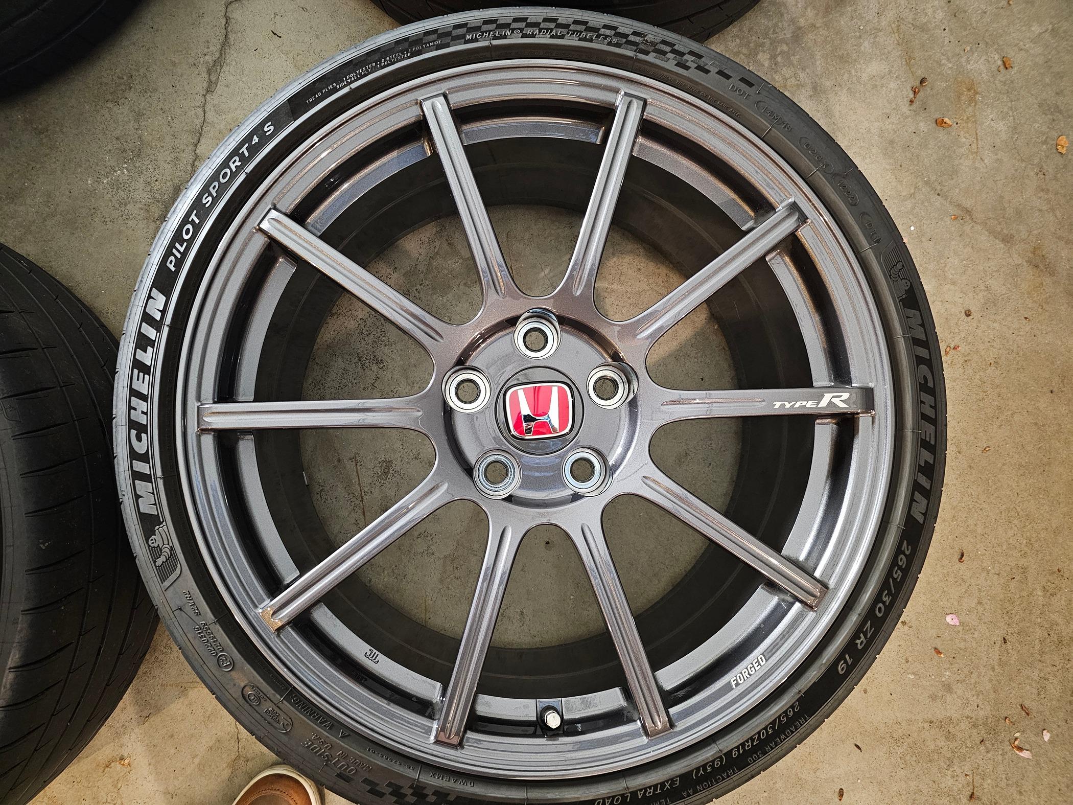 11th Gen Honda Civic FS: OEM+ Forged Wheels and PS4S Tires 20240509_194139