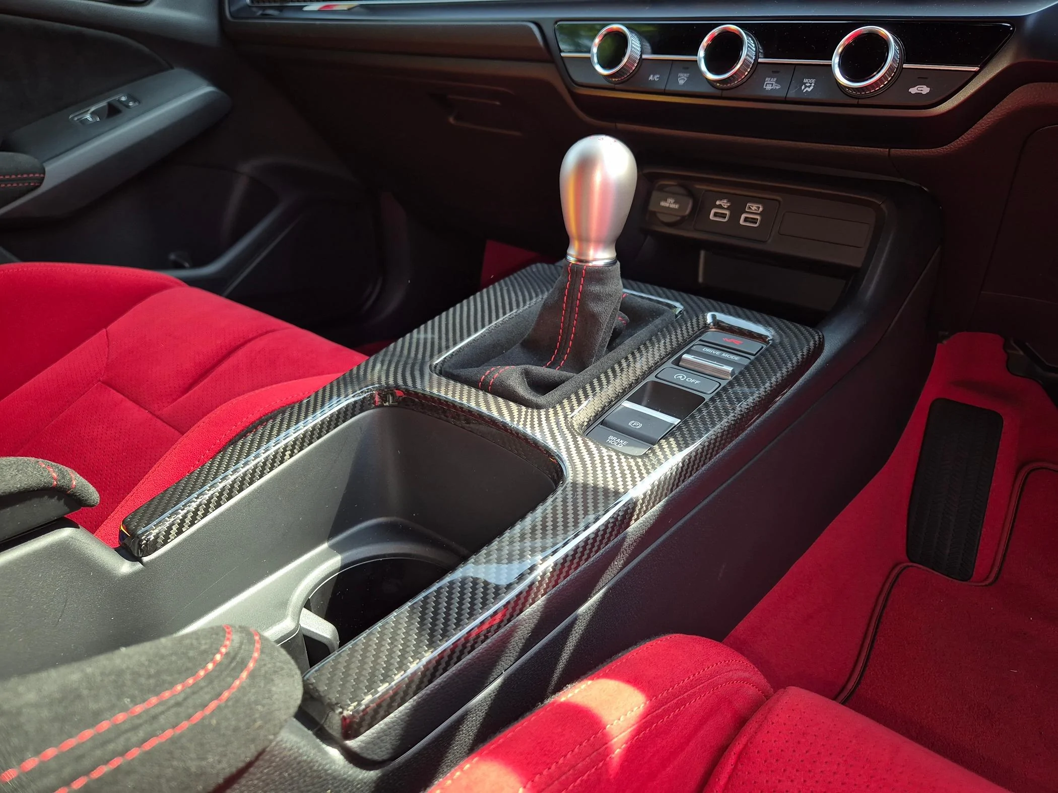 11th Gen Honda Civic Transforming my interior with some Carbon Fiber 😋 from CarbonMyRide 20240511_144310