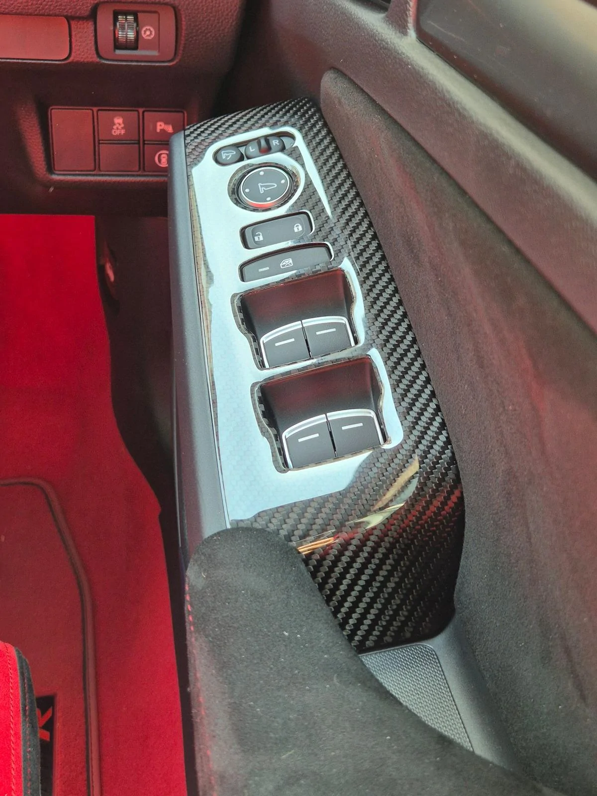 11th Gen Honda Civic Transforming my interior with some Carbon Fiber 😋 from CarbonMyRide 20240511_150305